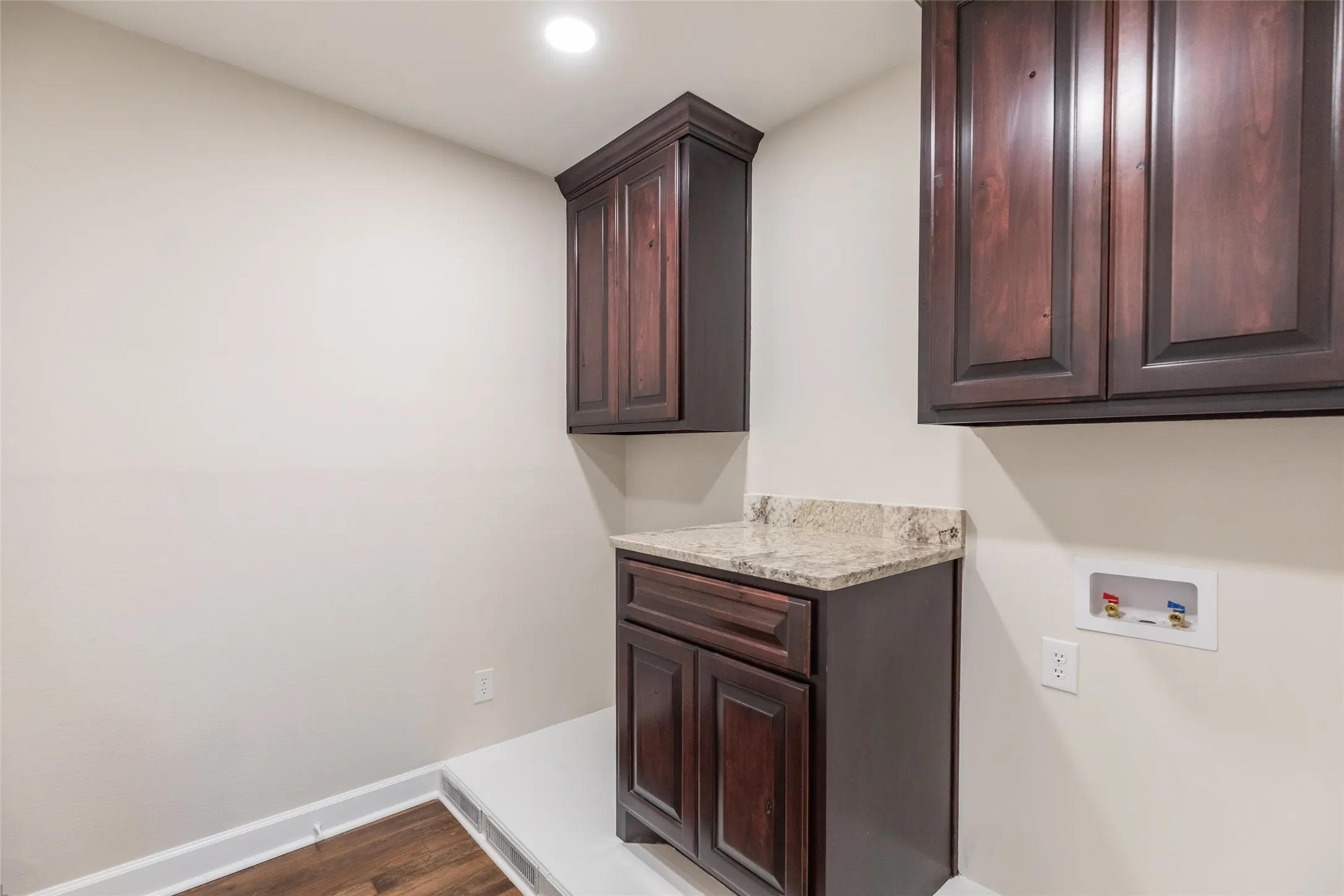 Single Family Residence For Sale in Taylor County , 1394 S Pioneer Drive, Abilene, Texas 79605, 5 Bedroom, 3 Bathroom, Garage spaces, 2,895 Sqft, built in 1972, mls#21391671, Real Estate Agent in Abilene, Homes For Sale in Taylor county, Homes For Sale in Abilene, Realtor in Abilene Texas, Real Estate Brokerage Independent Realty Texas, Luminita Cordes Realtor