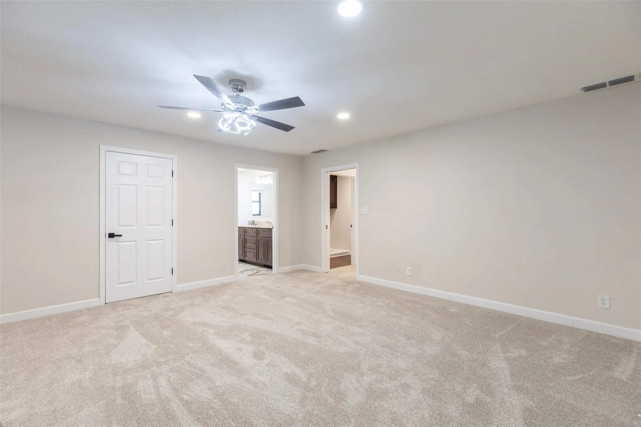 Single Family Residence For Sale in Taylor County , 1394 S Pioneer Drive, Abilene, Texas 79605, 5 Bedroom, 3 Bathroom, Garage spaces, 2,895 Sqft, built in 1972, mls#21391671, Real Estate Agent in Abilene, Homes For Sale in Taylor county, Homes For Sale in Abilene, Realtor in Abilene Texas, Real Estate Brokerage Independent Realty Texas, Luminita Cordes Realtor
