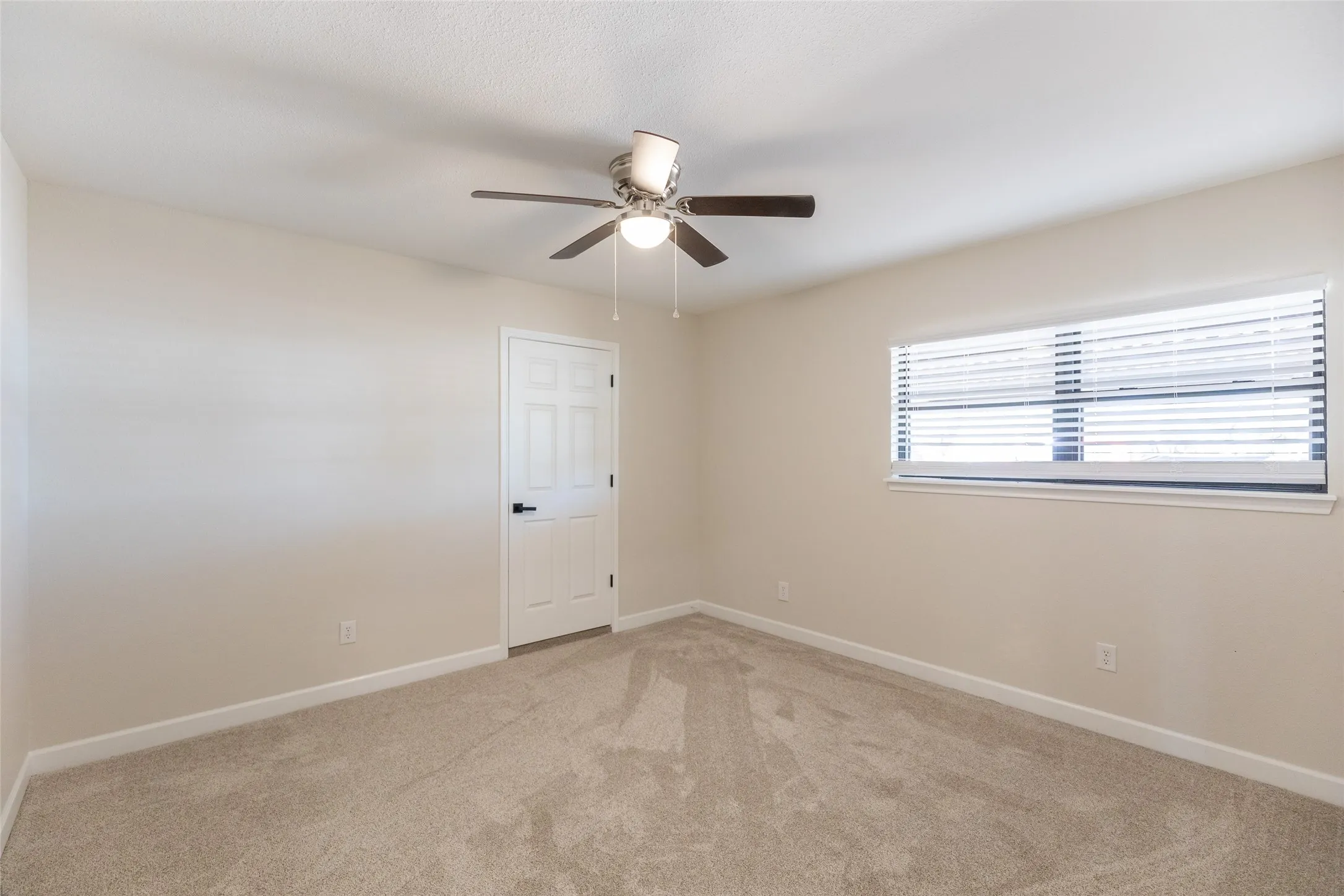 Single Family Residence For Sale in Taylor County , 1394 S Pioneer Drive, Abilene, Texas 79605, 5 Bedroom, 3 Bathroom, Garage spaces, 2,895 Sqft, built in 1972, mls#21391671, Real Estate Agent in Abilene, Homes For Sale in Taylor county, Homes For Sale in Abilene, Realtor in Abilene Texas, Real Estate Brokerage Independent Realty Texas, Luminita Cordes Realtor