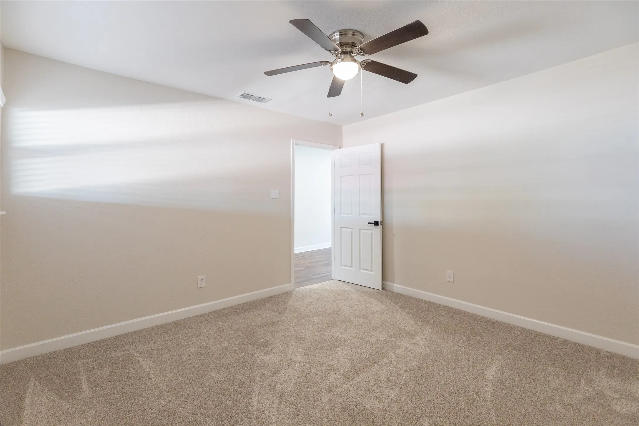Single Family Residence For Sale in Taylor County , 1394 S Pioneer Drive, Abilene, Texas 79605, 5 Bedroom, 3 Bathroom, Garage spaces, 2,895 Sqft, built in 1972, mls#21391671, Real Estate Agent in Abilene, Homes For Sale in Taylor county, Homes For Sale in Abilene, Realtor in Abilene Texas, Real Estate Brokerage Independent Realty Texas, Luminita Cordes Realtor