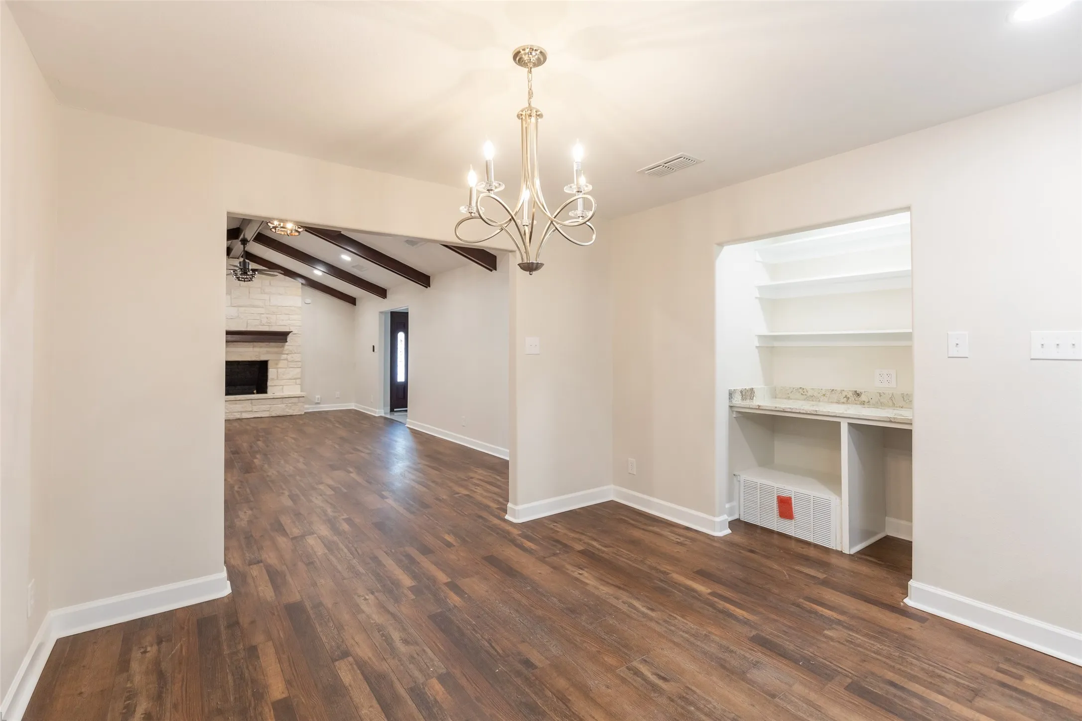 Single Family Residence For Sale in Taylor County , 1394 S Pioneer Drive, Abilene, Texas 79605, 5 Bedroom, 3 Bathroom, Garage spaces, 2,895 Sqft, built in 1972, mls#21391671, Real Estate Agent in Abilene, Homes For Sale in Taylor county, Homes For Sale in Abilene, Realtor in Abilene Texas, Real Estate Brokerage Independent Realty Texas, Luminita Cordes Realtor