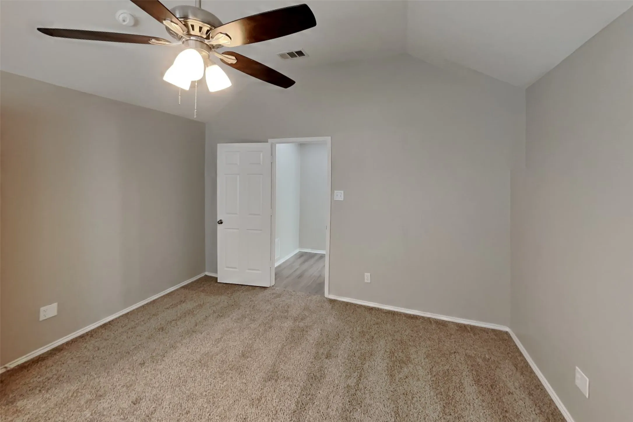 Single Family Residence For Rent in Denton County , 3116 Fox Hollow Drive, Little Elm, Texas 75068, 3 Bedroom, 2 Bathroom, 2 Garage spaces, 1,808 Sqft, built in 2002, mls#21391694, Real Estate Agent in Little Elm, Homes For Rent in Denton county, Homes For Rent in Little Elm, Realtor in Little Elm Texas, Real Estate Brokerage Independent Realty Texas, Luminita Cordes Realtor