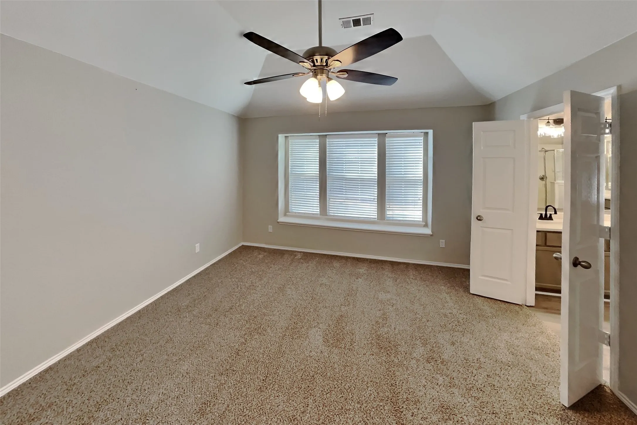 Single Family Residence For Rent in Denton County , 3116 Fox Hollow Drive, Little Elm, Texas 75068, 3 Bedroom, 2 Bathroom, 2 Garage spaces, 1,808 Sqft, built in 2002, mls#21391694, Real Estate Agent in Little Elm, Homes For Rent in Denton county, Homes For Rent in Little Elm, Realtor in Little Elm Texas, Real Estate Brokerage Independent Realty Texas, Luminita Cordes Realtor