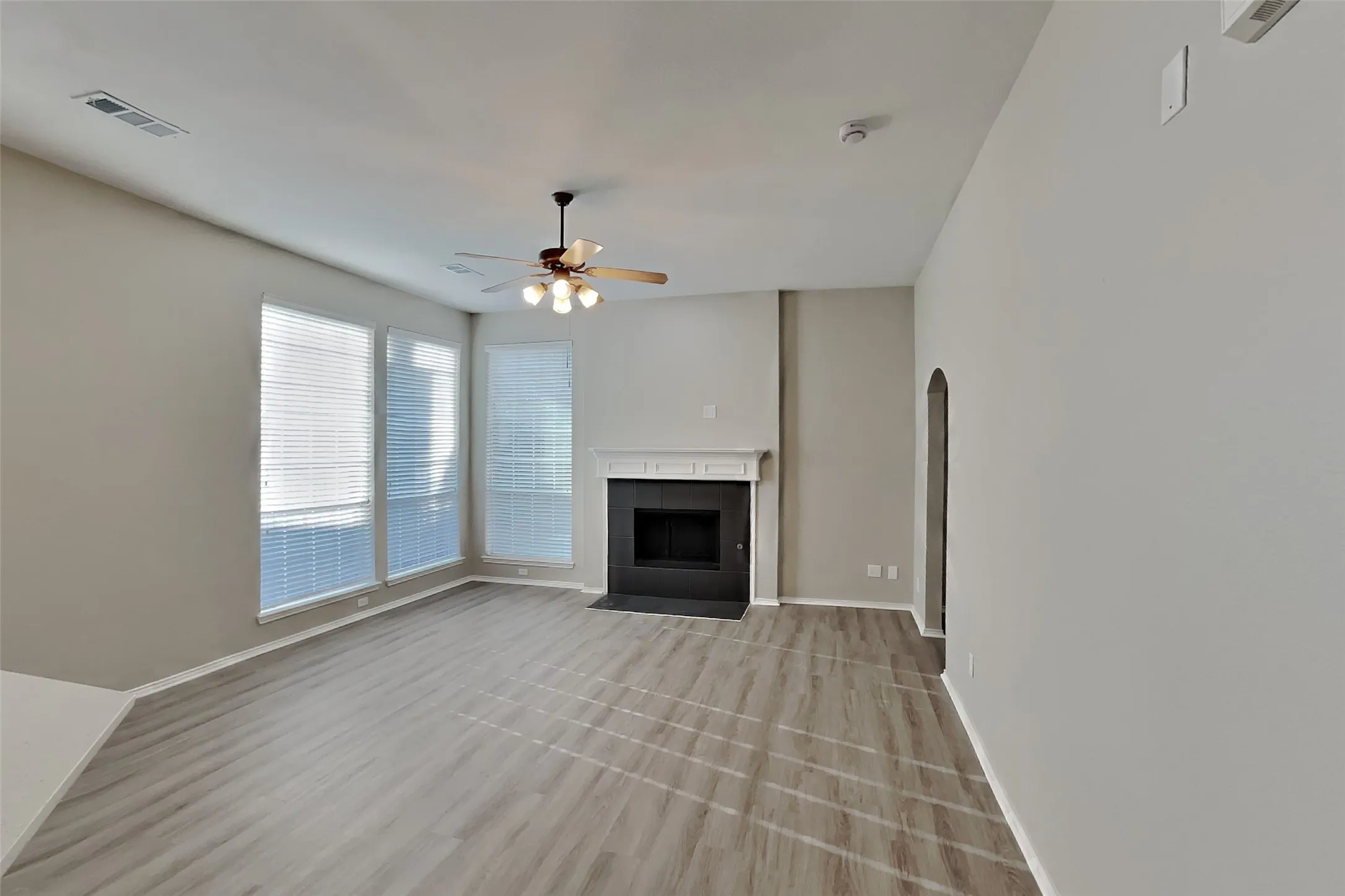 Single Family Residence For Rent in Denton County , 3116 Fox Hollow Drive, Little Elm, Texas 75068, 3 Bedroom, 2 Bathroom, 2 Garage spaces, 1,808 Sqft, built in 2002, mls#21391694, Real Estate Agent in Little Elm, Homes For Rent in Denton county, Homes For Rent in Little Elm, Realtor in Little Elm Texas, Real Estate Brokerage Independent Realty Texas, Luminita Cordes Realtor
