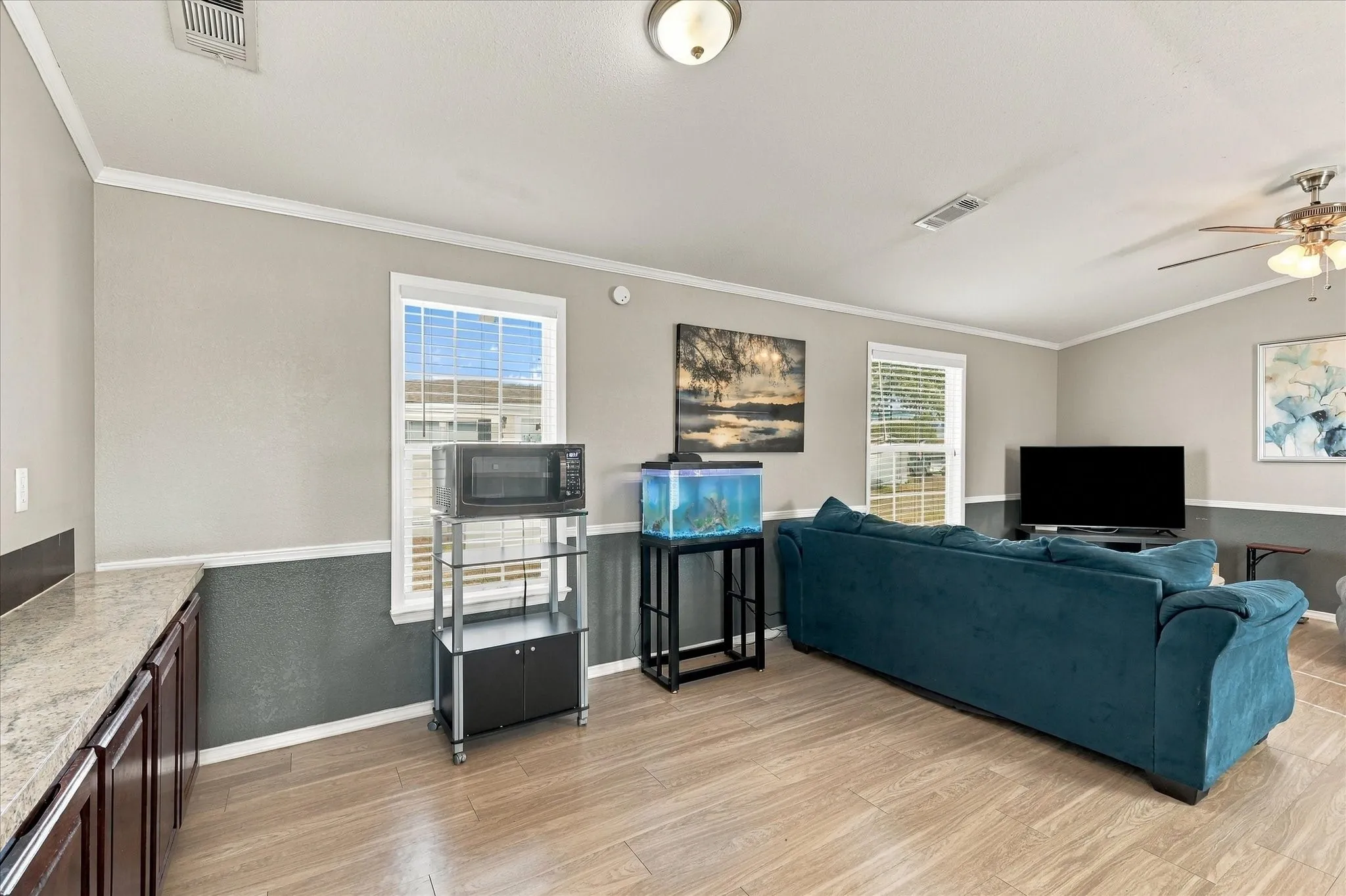 Recessed lighting and ceiling fan with integrated lighting