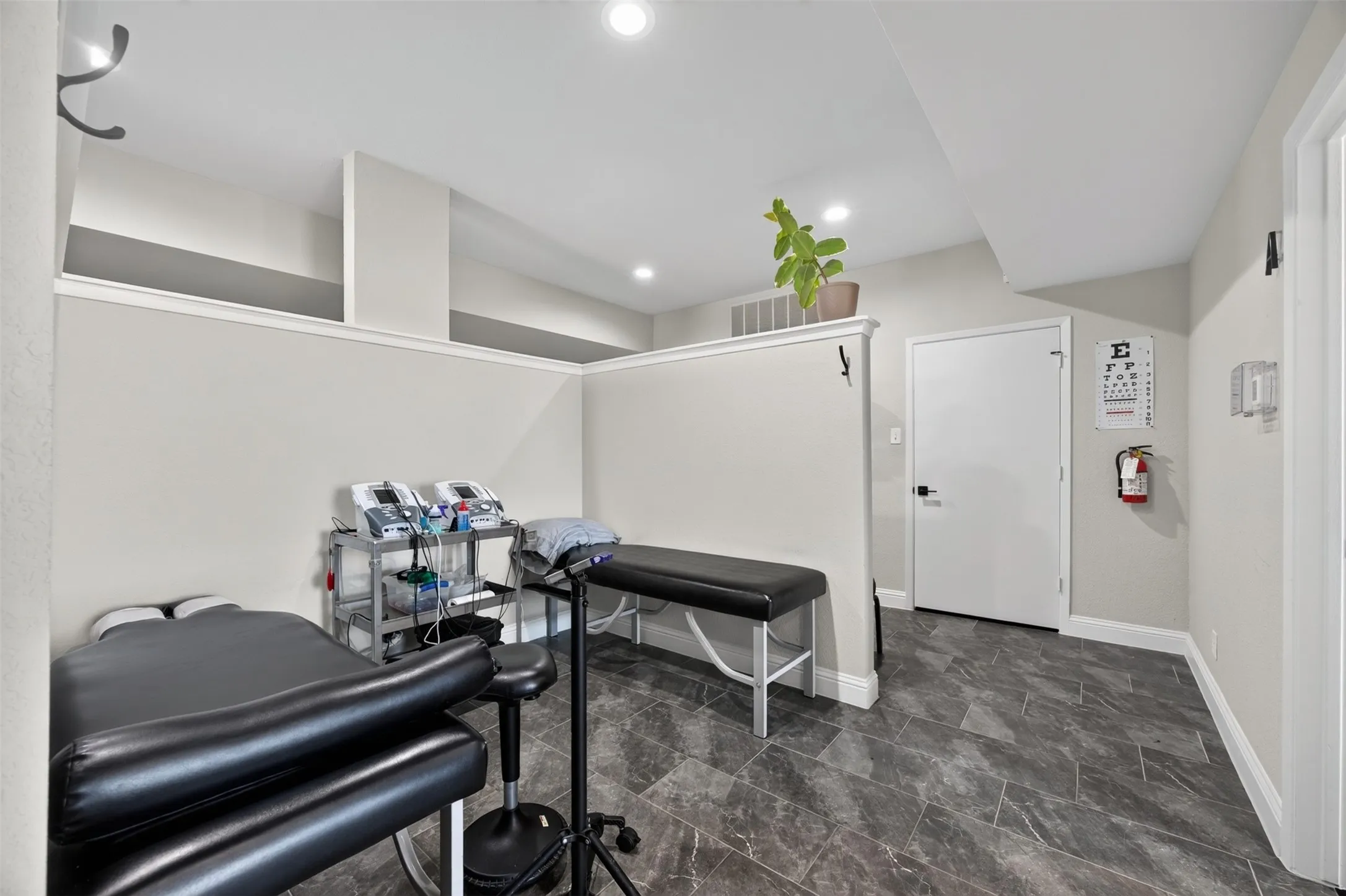 Office For Sale in Ellis County , 102 Ymca Drive, Waxahachie, Texas 75165, 0, 0, Garage spaces, 4,472 Sqft, built in 1986, mls#21391275, Real Estate Agent in Waxahachie, Homes For Sale in Ellis county, Homes For Sale in Waxahachie, Realtor in Waxahachie Texas, Real Estate Brokerage Independent Realty Texas, Luminita Cordes Realtor