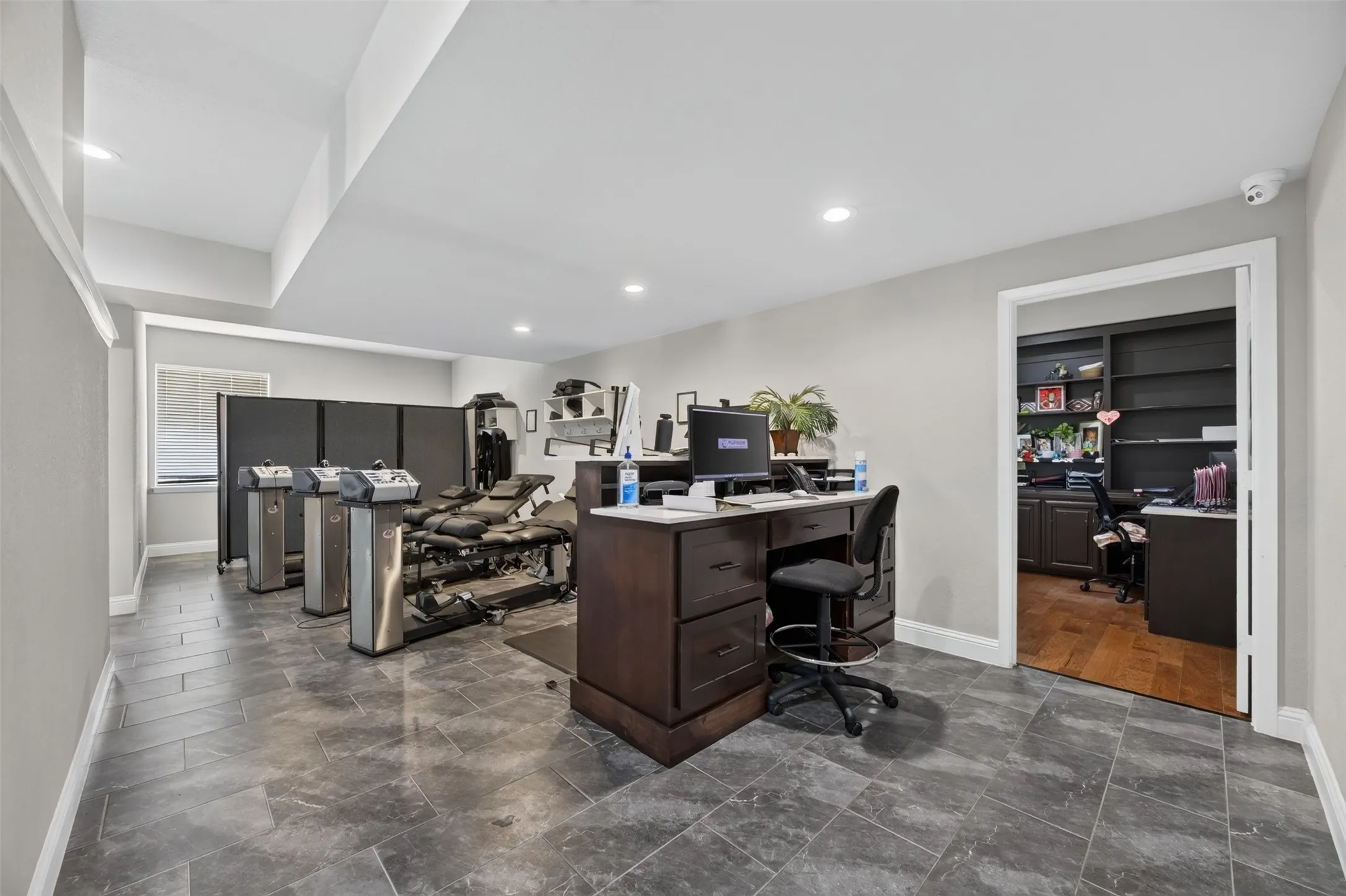 Office For Sale in Ellis County , 102 Ymca Drive, Waxahachie, Texas 75165, 0, 0, Garage spaces, 4,472 Sqft, built in 1986, mls#21391275, Real Estate Agent in Waxahachie, Homes For Sale in Ellis county, Homes For Sale in Waxahachie, Realtor in Waxahachie Texas, Real Estate Brokerage Independent Realty Texas, Luminita Cordes Realtor
