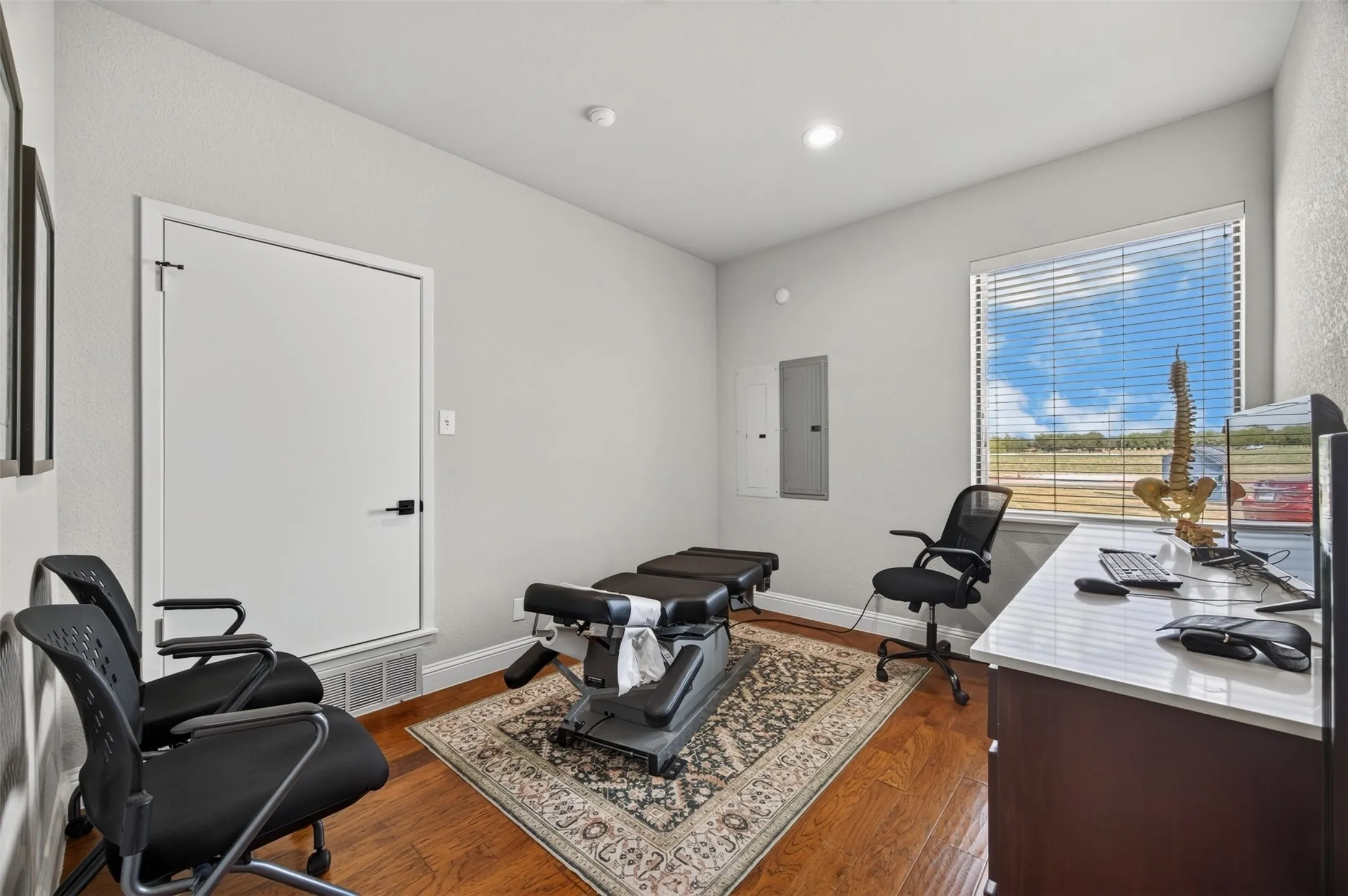 Office For Sale in Ellis County , 102 Ymca Drive, Waxahachie, Texas 75165, 0, 0, Garage spaces, 4,472 Sqft, built in 1986, mls#21391275, Real Estate Agent in Waxahachie, Homes For Sale in Ellis county, Homes For Sale in Waxahachie, Realtor in Waxahachie Texas, Real Estate Brokerage Independent Realty Texas, Luminita Cordes Realtor