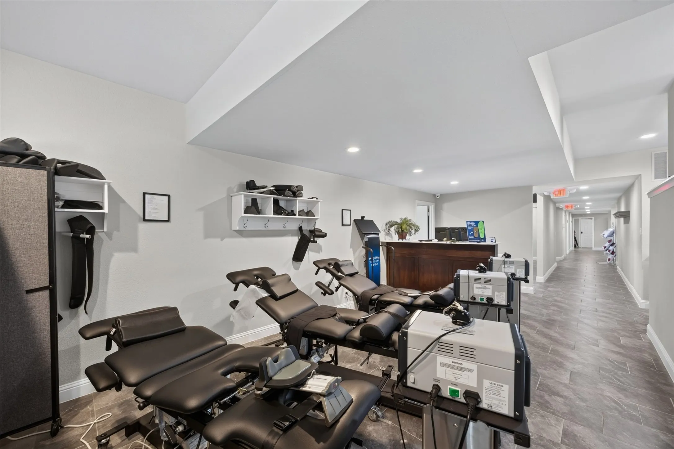 Office For Sale in Ellis County , 102 Ymca Drive, Waxahachie, Texas 75165, 0, 0, Garage spaces, 4,472 Sqft, built in 1986, mls#21391275, Real Estate Agent in Waxahachie, Homes For Sale in Ellis county, Homes For Sale in Waxahachie, Realtor in Waxahachie Texas, Real Estate Brokerage Independent Realty Texas, Luminita Cordes Realtor