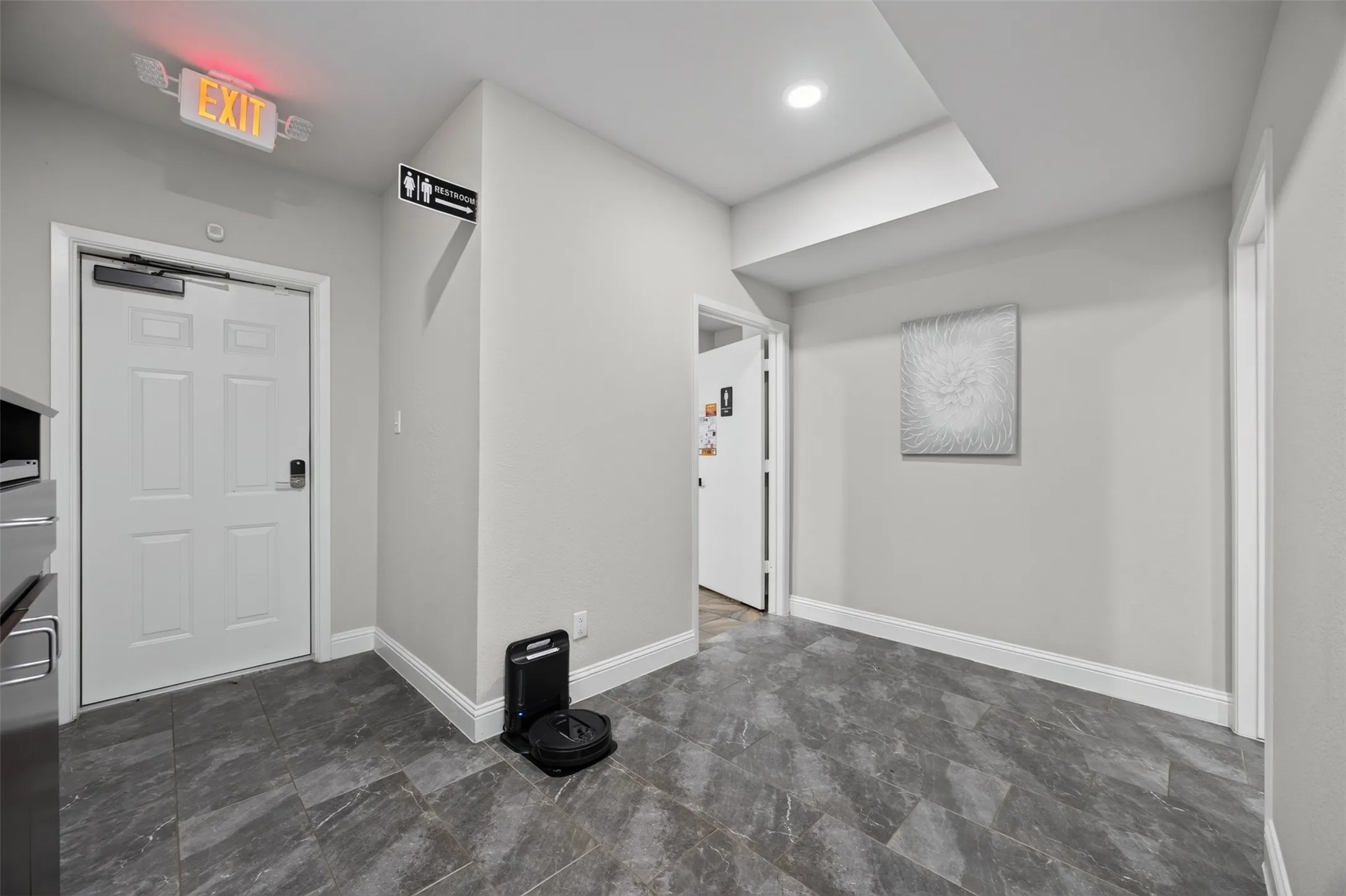 Office For Sale in Ellis County , 102 Ymca Drive, Waxahachie, Texas 75165, 0, 0, Garage spaces, 4,472 Sqft, built in 1986, mls#21391275, Real Estate Agent in Waxahachie, Homes For Sale in Ellis county, Homes For Sale in Waxahachie, Realtor in Waxahachie Texas, Real Estate Brokerage Independent Realty Texas, Luminita Cordes Realtor