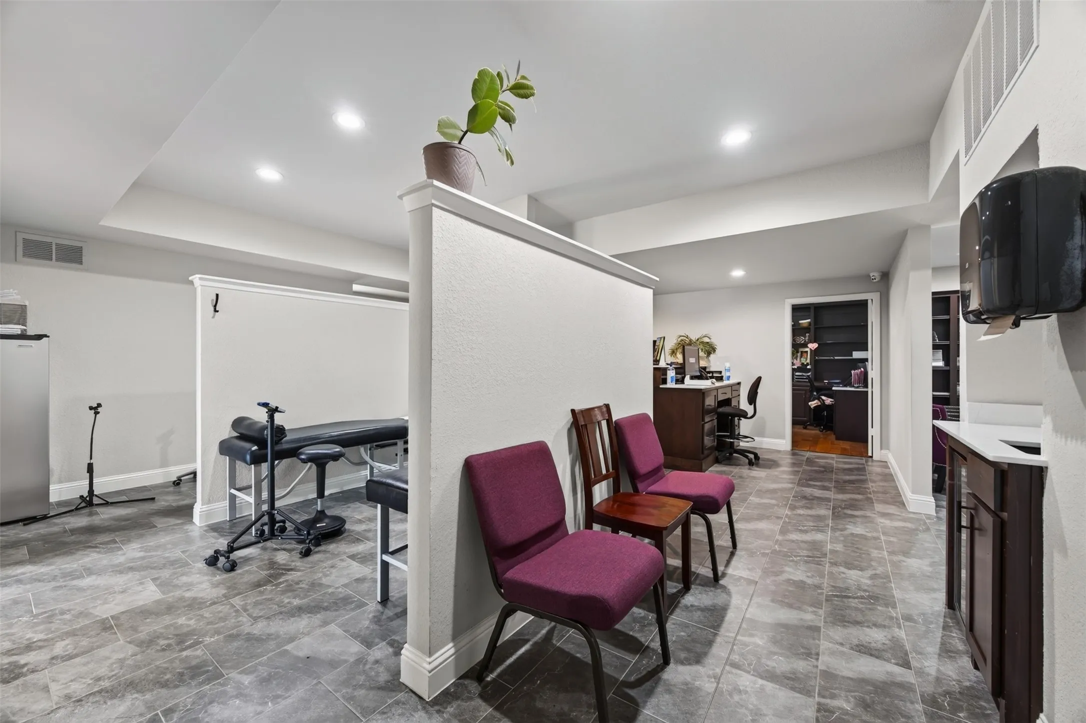 Office For Sale in Ellis County , 102 Ymca Drive, Waxahachie, Texas 75165, 0, 0, Garage spaces, 4,472 Sqft, built in 1986, mls#21391275, Real Estate Agent in Waxahachie, Homes For Sale in Ellis county, Homes For Sale in Waxahachie, Realtor in Waxahachie Texas, Real Estate Brokerage Independent Realty Texas, Luminita Cordes Realtor
