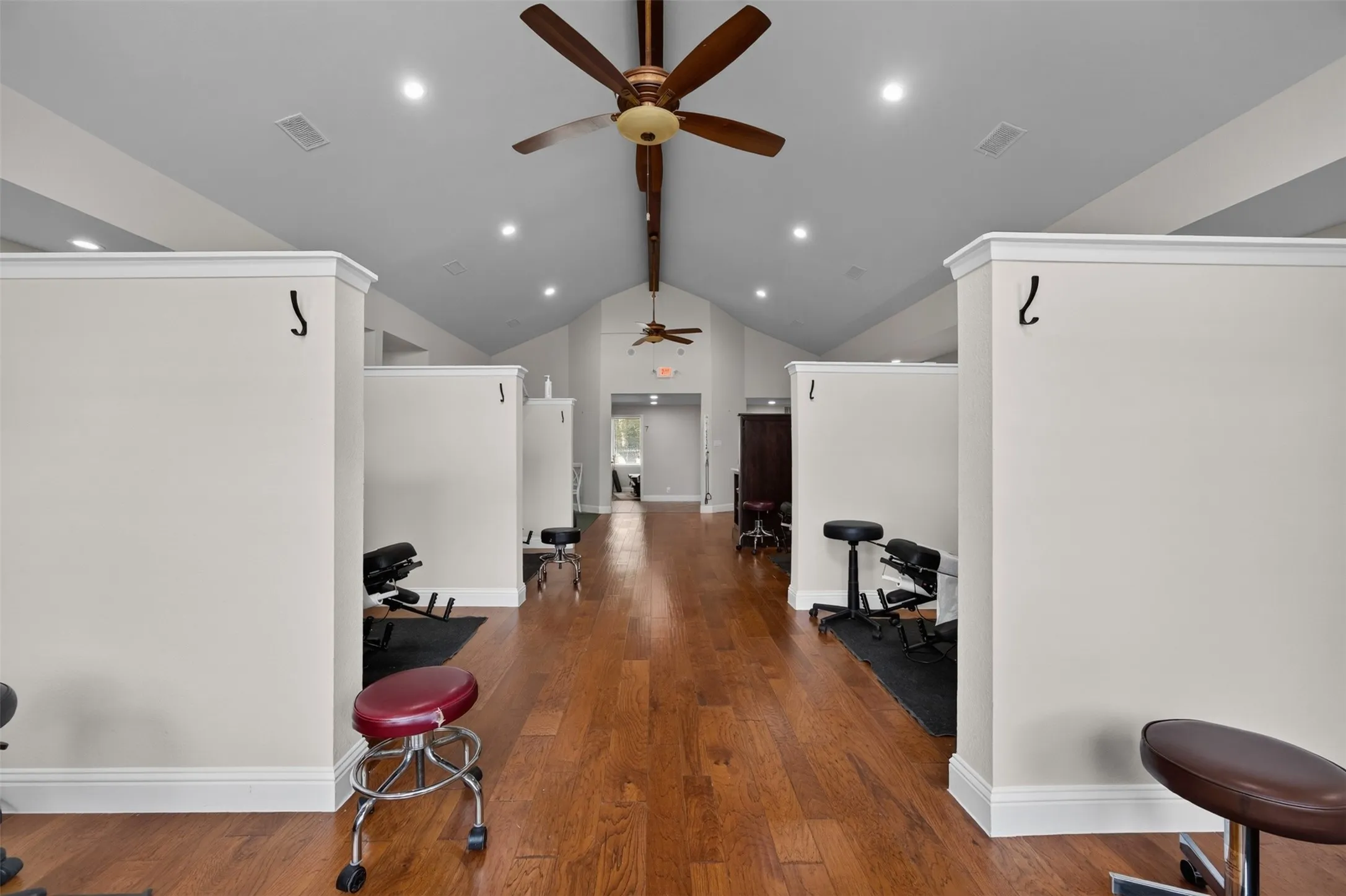Office For Sale in Ellis County , 102 Ymca Drive, Waxahachie, Texas 75165, 0, 0, Garage spaces, 4,472 Sqft, built in 1986, mls#21391275, Real Estate Agent in Waxahachie, Homes For Sale in Ellis county, Homes For Sale in Waxahachie, Realtor in Waxahachie Texas, Real Estate Brokerage Independent Realty Texas, Luminita Cordes Realtor