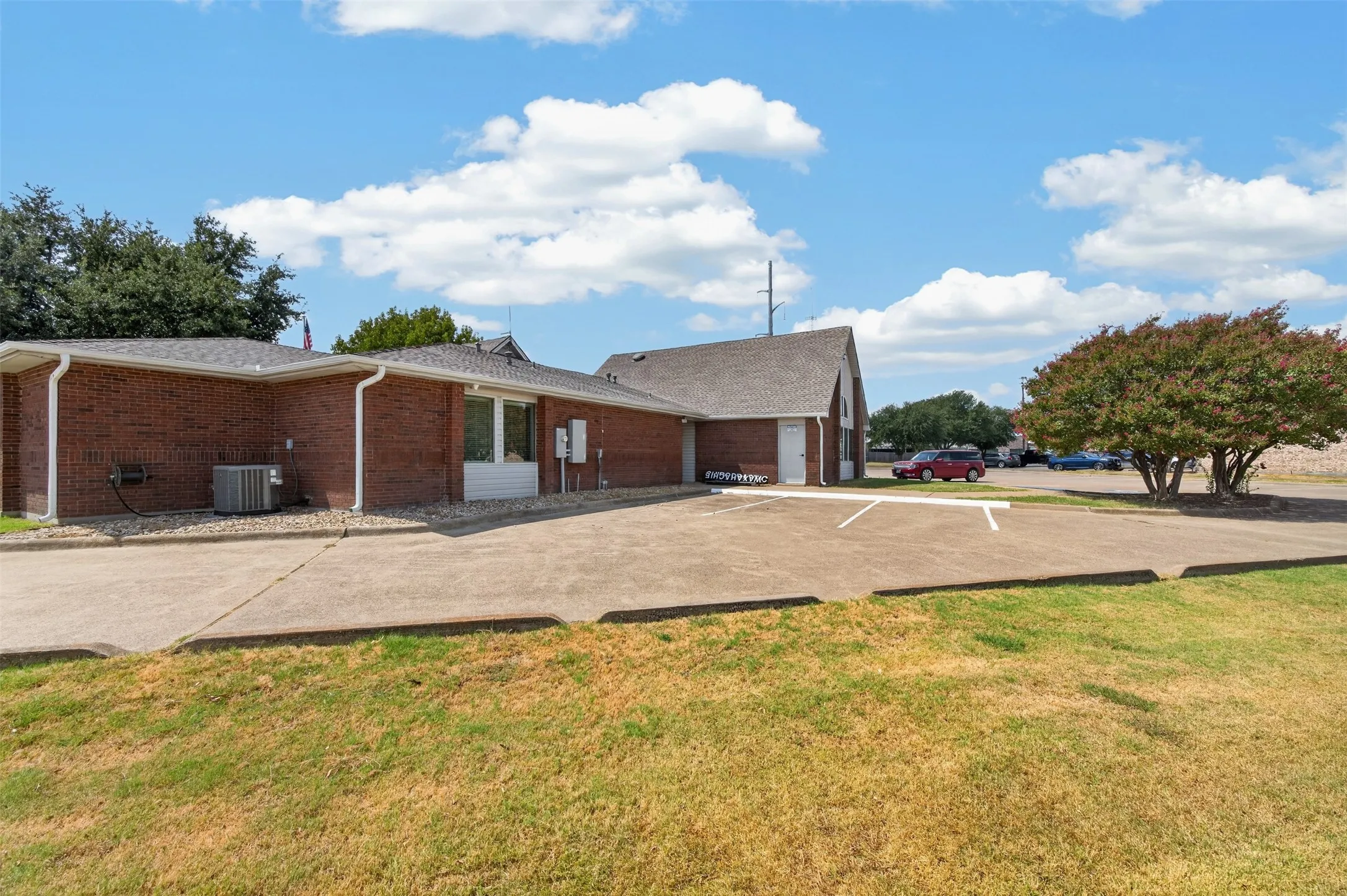 Office For Sale in Ellis County , 102 Ymca Drive, Waxahachie, Texas 75165, 0, 0, Garage spaces, 4,472 Sqft, built in 1986, mls#21391275, Real Estate Agent in Waxahachie, Homes For Sale in Ellis county, Homes For Sale in Waxahachie, Realtor in Waxahachie Texas, Real Estate Brokerage Independent Realty Texas, Luminita Cordes Realtor