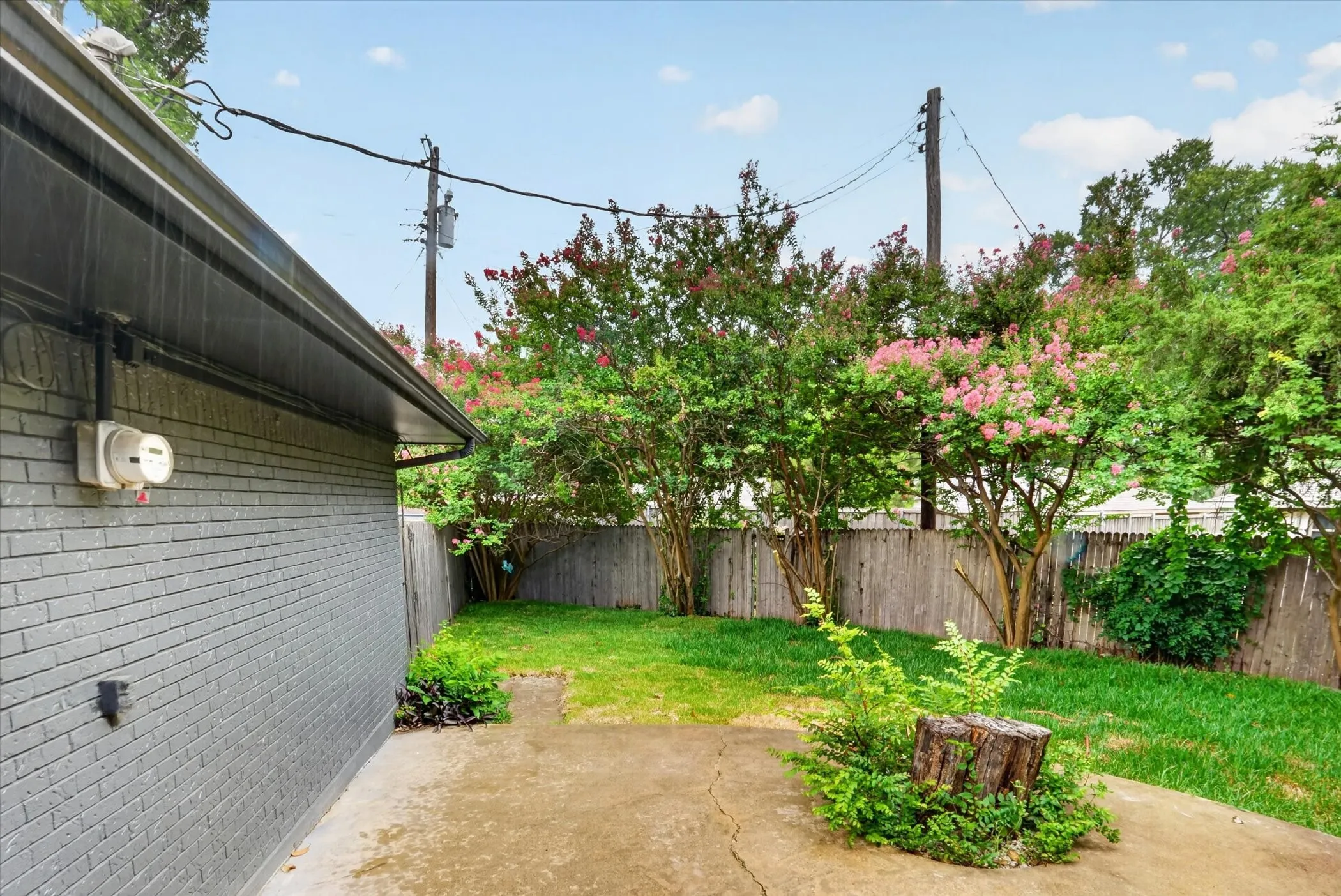 Single Family Residence For Sale in Collin County , 1104 Westwood Drive, Plano, Texas 75075, 3 Bedroom, 3 Bathroom, 2 Garage spaces, 1,999 Sqft, built in 1963, mls#21391706, Real Estate Agent in Plano, Homes For Sale in Collin county, Homes For Sale in Plano, Realtor in Plano Texas, Real Estate Brokerage Independent Realty Texas, Luminita Cordes Realtor