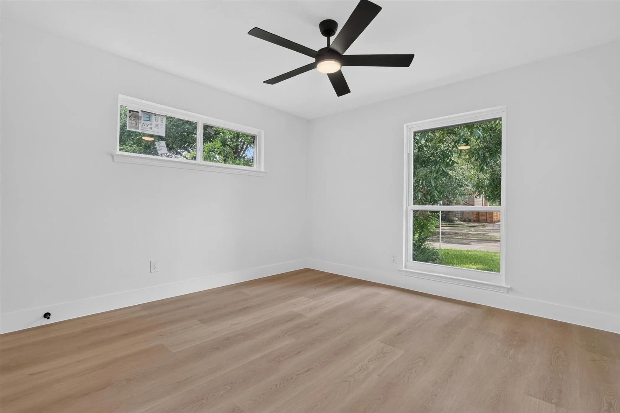 Single Family Residence For Sale in Collin County , 1104 Westwood Drive, Plano, Texas 75075, 3 Bedroom, 3 Bathroom, 2 Garage spaces, 1,999 Sqft, built in 1963, mls#21391706, Real Estate Agent in Plano, Homes For Sale in Collin county, Homes For Sale in Plano, Realtor in Plano Texas, Real Estate Brokerage Independent Realty Texas, Luminita Cordes Realtor
