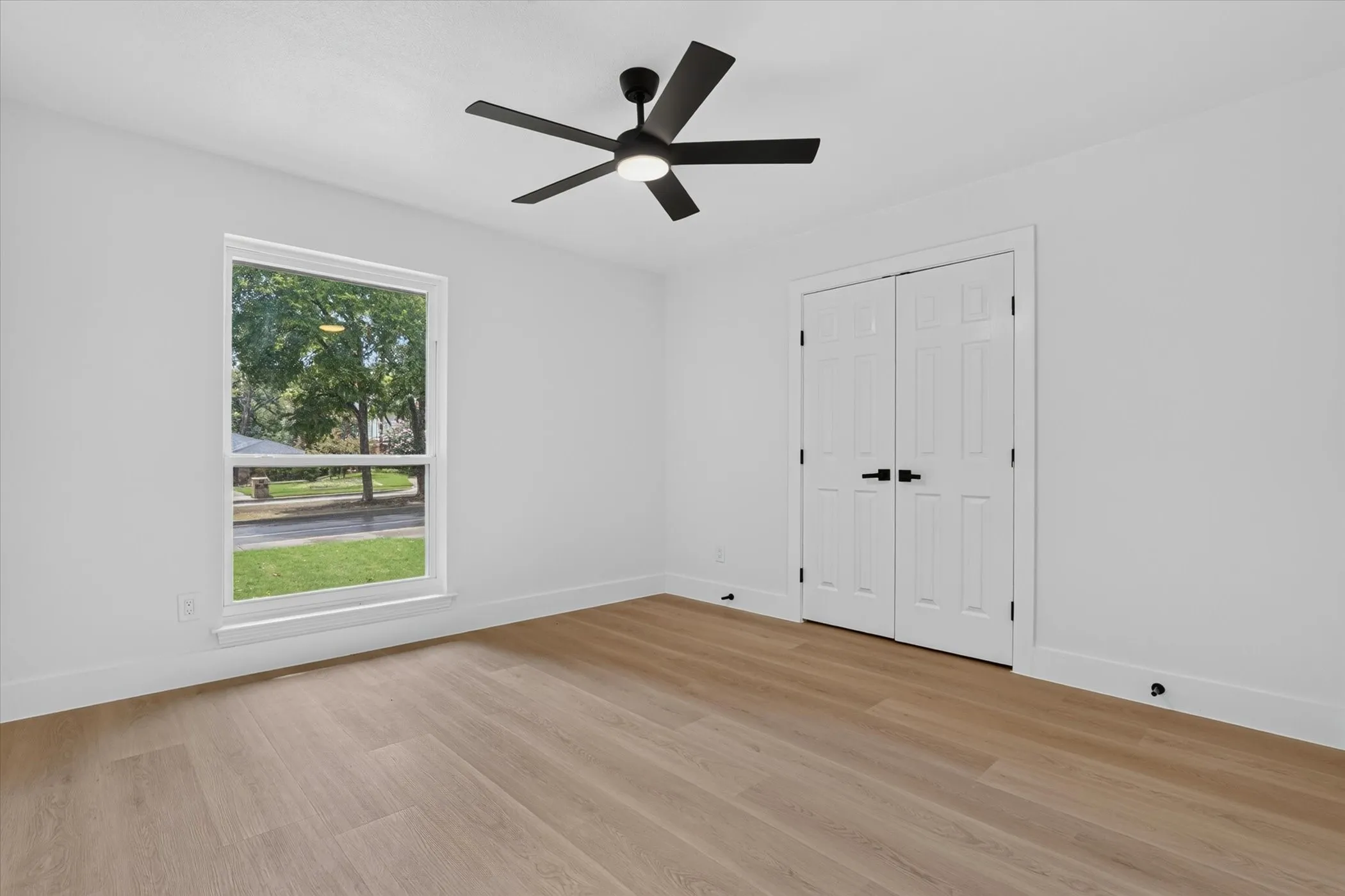 Single Family Residence For Sale in Collin County , 1104 Westwood Drive, Plano, Texas 75075, 3 Bedroom, 3 Bathroom, 2 Garage spaces, 1,999 Sqft, built in 1963, mls#21391706, Real Estate Agent in Plano, Homes For Sale in Collin county, Homes For Sale in Plano, Realtor in Plano Texas, Real Estate Brokerage Independent Realty Texas, Luminita Cordes Realtor