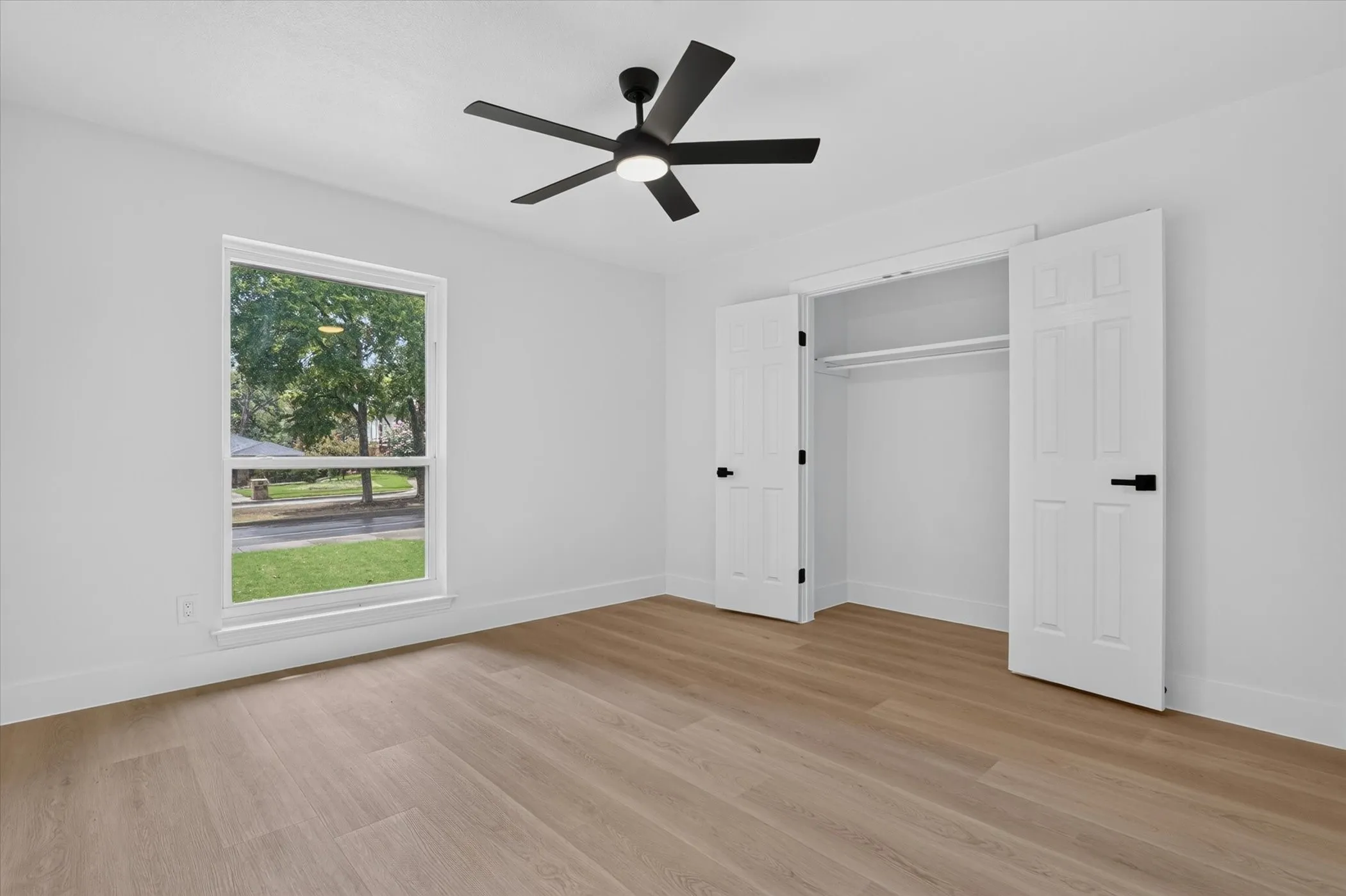 Single Family Residence For Sale in Collin County , 1104 Westwood Drive, Plano, Texas 75075, 3 Bedroom, 3 Bathroom, 2 Garage spaces, 1,999 Sqft, built in 1963, mls#21391706, Real Estate Agent in Plano, Homes For Sale in Collin county, Homes For Sale in Plano, Realtor in Plano Texas, Real Estate Brokerage Independent Realty Texas, Luminita Cordes Realtor