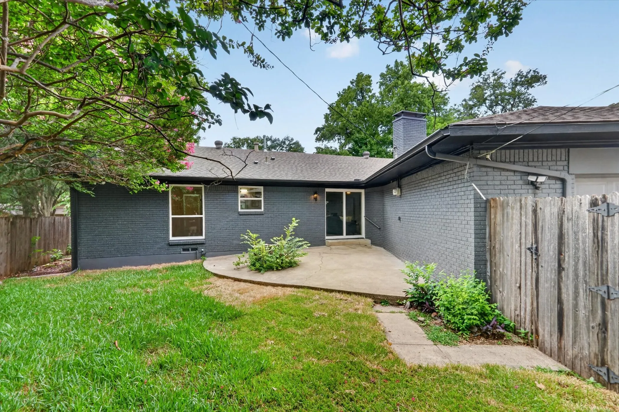 Single Family Residence For Sale in Collin County , 1104 Westwood Drive, Plano, Texas 75075, 3 Bedroom, 3 Bathroom, 2 Garage spaces, 1,999 Sqft, built in 1963, mls#21391706, Real Estate Agent in Plano, Homes For Sale in Collin county, Homes For Sale in Plano, Realtor in Plano Texas, Real Estate Brokerage Independent Realty Texas, Luminita Cordes Realtor