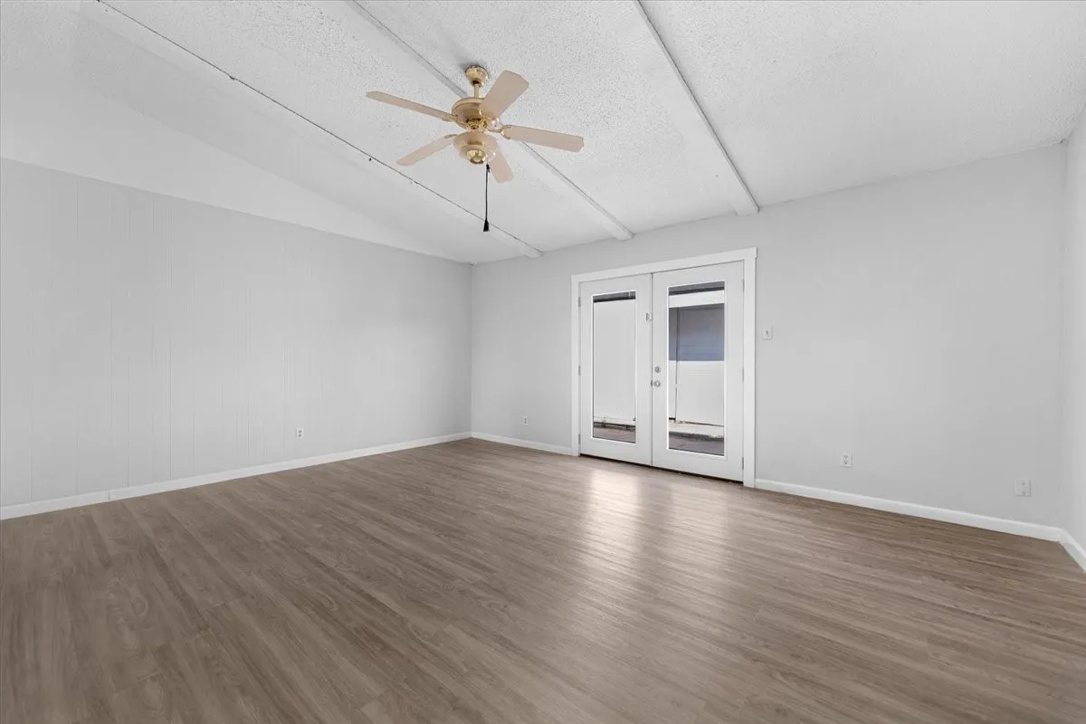 Single Family Residence For Rent in Collin County , 901 Wandering Way Drive, Allen, Texas 75002, 3 Bedroom, 2 Bathroom, Garage spaces, 1,128 Sqft, built in 1971, mls#21391469, Real Estate Agent in Allen, Homes For Rent in Collin county, Homes For Rent in Allen, Realtor in Allen Texas, Real Estate Brokerage Independent Realty Texas, Luminita Cordes Realtor