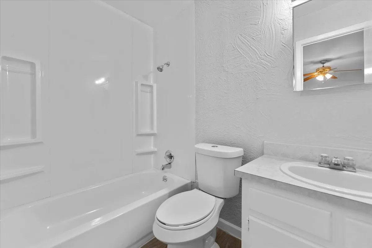 Single Family Residence For Rent in Collin County , 901 Wandering Way Drive, Allen, Texas 75002, 3 Bedroom, 2 Bathroom, Garage spaces, 1,128 Sqft, built in 1971, mls#21391469, Real Estate Agent in Allen, Homes For Rent in Collin county, Homes For Rent in Allen, Realtor in Allen Texas, Real Estate Brokerage Independent Realty Texas, Luminita Cordes Realtor