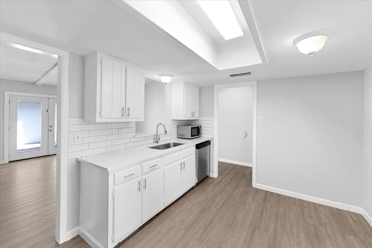 Single Family Residence For Rent in Collin County , 901 Wandering Way Drive, Allen, Texas 75002, 3 Bedroom, 2 Bathroom, Garage spaces, 1,128 Sqft, built in 1971, mls#21391469, Real Estate Agent in Allen, Homes For Rent in Collin county, Homes For Rent in Allen, Realtor in Allen Texas, Real Estate Brokerage Independent Realty Texas, Luminita Cordes Realtor
