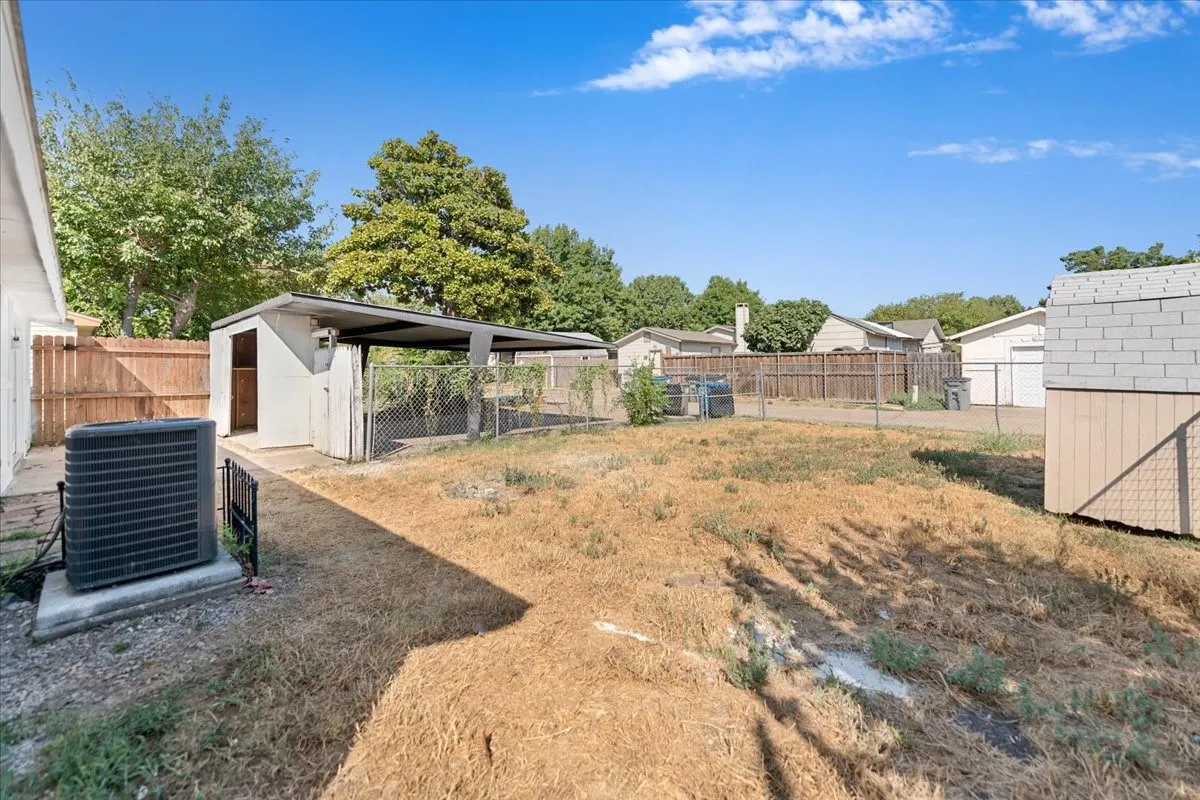 Single Family Residence For Rent in Collin County , 901 Wandering Way Drive, Allen, Texas 75002, 3 Bedroom, 2 Bathroom, Garage spaces, 1,128 Sqft, built in 1971, mls#21391469, Real Estate Agent in Allen, Homes For Rent in Collin county, Homes For Rent in Allen, Realtor in Allen Texas, Real Estate Brokerage Independent Realty Texas, Luminita Cordes Realtor