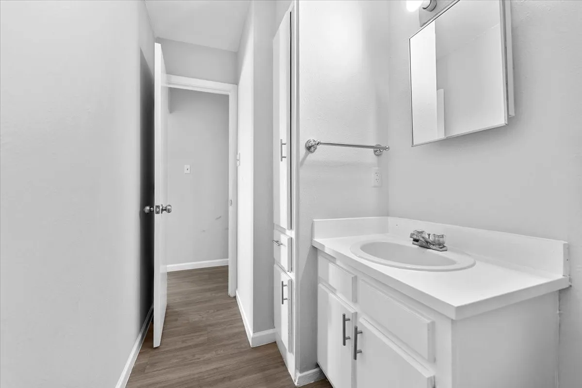Single Family Residence For Rent in Collin County , 901 Wandering Way Drive, Allen, Texas 75002, 3 Bedroom, 2 Bathroom, Garage spaces, 1,128 Sqft, built in 1971, mls#21391469, Real Estate Agent in Allen, Homes For Rent in Collin county, Homes For Rent in Allen, Realtor in Allen Texas, Real Estate Brokerage Independent Realty Texas, Luminita Cordes Realtor