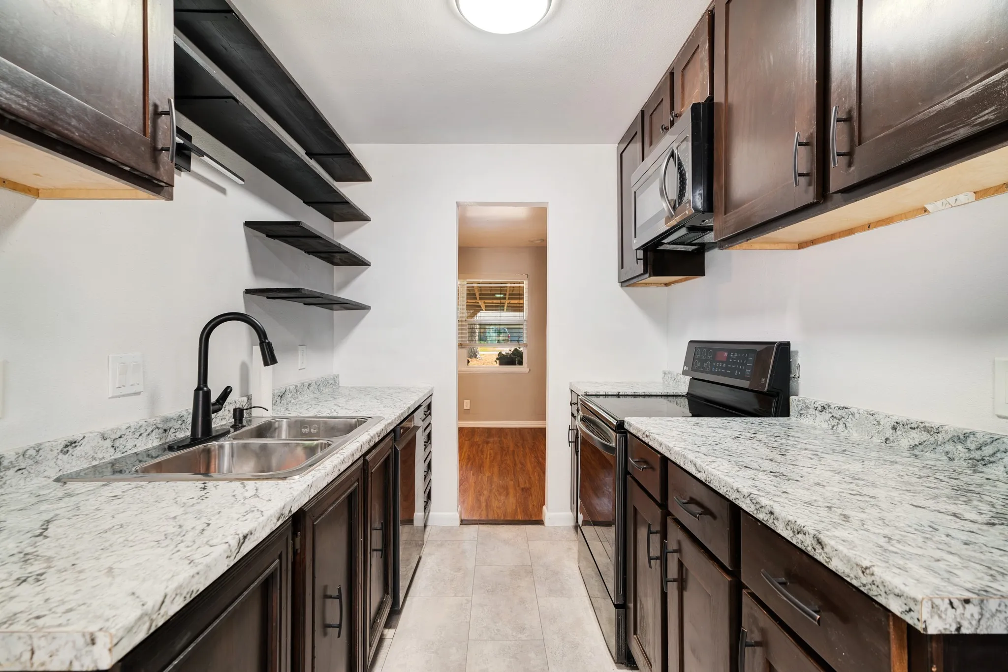 Single Family Residence For Sale in Lamar County , 6115 Waggoner Street, Reno, Texas 75462, 3 Bedroom, 2 Bathroom, Garage spaces, 1,461 Sqft, built in 1975, mls#21391701, Real Estate Agent in Reno, Homes For Sale in Lamar county, Homes For Sale in Reno, Realtor in Reno Texas, Real Estate Brokerage Independent Realty Texas, Luminita Cordes Realtor