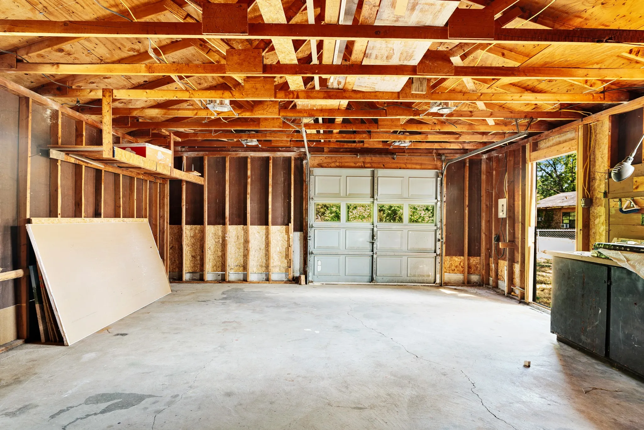 Single Family Residence For Sale in Lamar County , 6115 Waggoner Street, Reno, Texas 75462, 3 Bedroom, 2 Bathroom, Garage spaces, 1,461 Sqft, built in 1975, mls#21391701, Real Estate Agent in Reno, Homes For Sale in Lamar county, Homes For Sale in Reno, Realtor in Reno Texas, Real Estate Brokerage Independent Realty Texas, Luminita Cordes Realtor