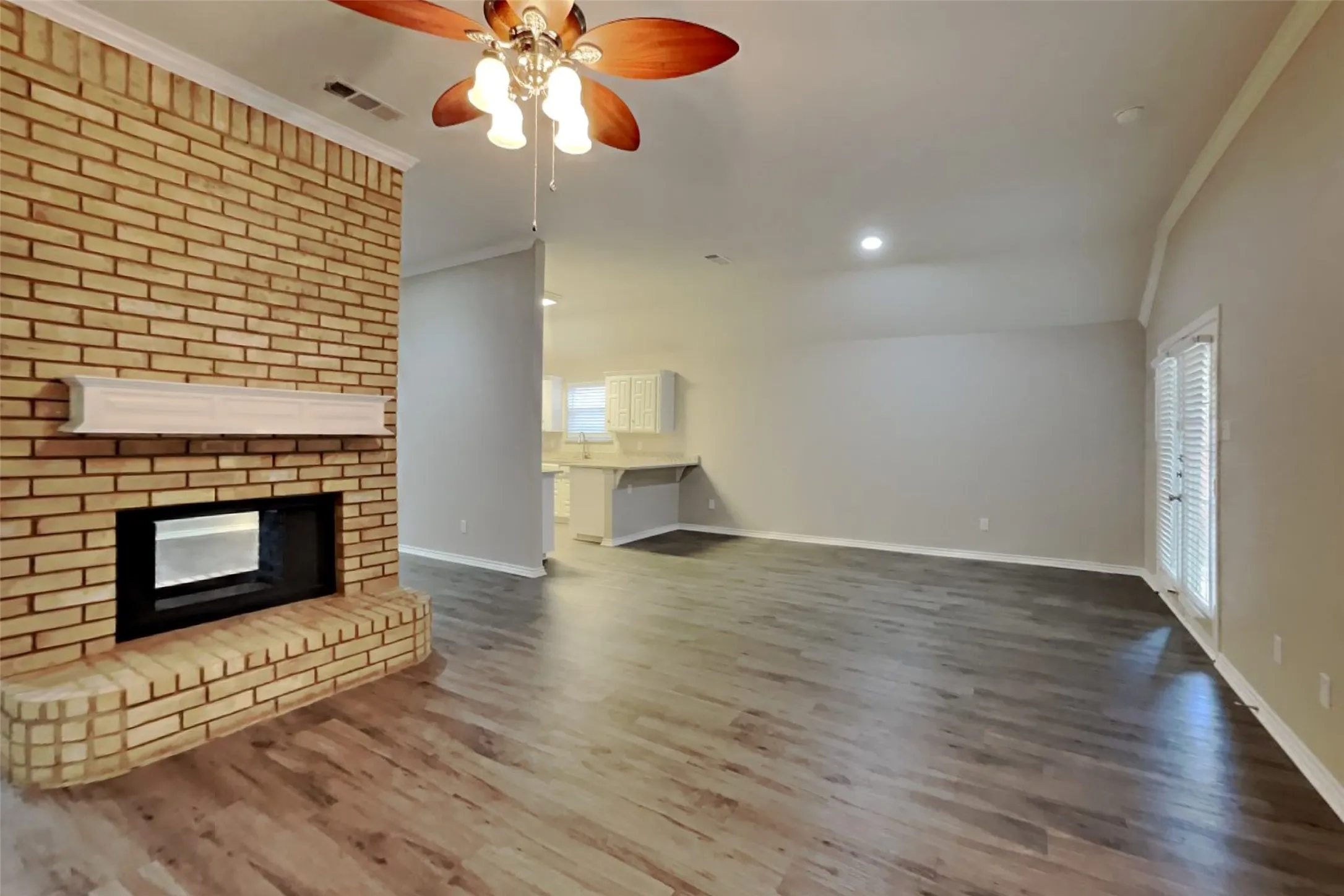 Single Family Residence For Rent in Tarrant County , 1121 Springwood Drive, Saginaw, Texas 76179, 3 Bedroom, 2 Bathroom, 2 Garage spaces, 2,149 Sqft, built in 1996, mls#21391710, Real Estate Agent in Saginaw, Homes For Rent in Tarrant county, Homes For Rent in Saginaw, Realtor in Saginaw Texas, Real Estate Brokerage Independent Realty Texas, Luminita Cordes Realtor
