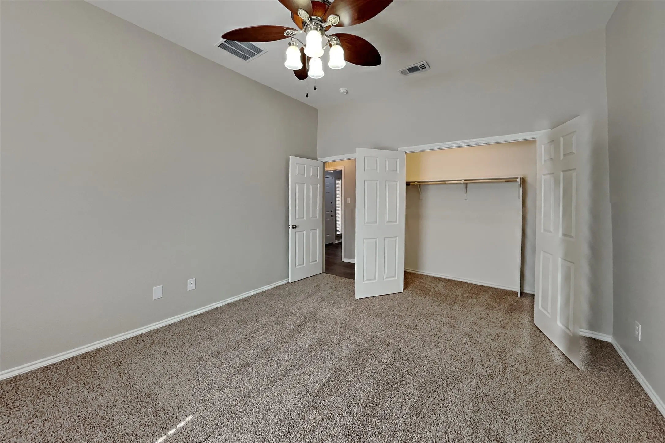 Single Family Residence For Rent in Tarrant County , 1121 Springwood Drive, Saginaw, Texas 76179, 3 Bedroom, 2 Bathroom, 2 Garage spaces, 2,149 Sqft, built in 1996, mls#21391710, Real Estate Agent in Saginaw, Homes For Rent in Tarrant county, Homes For Rent in Saginaw, Realtor in Saginaw Texas, Real Estate Brokerage Independent Realty Texas, Luminita Cordes Realtor