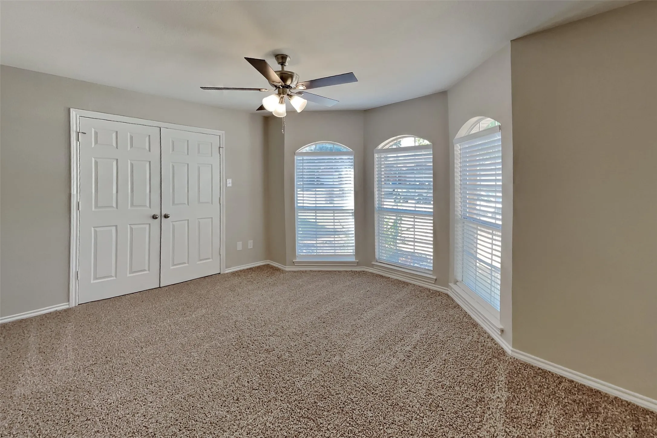 Single Family Residence For Rent in Tarrant County , 1121 Springwood Drive, Saginaw, Texas 76179, 3 Bedroom, 2 Bathroom, 2 Garage spaces, 2,149 Sqft, built in 1996, mls#21391710, Real Estate Agent in Saginaw, Homes For Rent in Tarrant county, Homes For Rent in Saginaw, Realtor in Saginaw Texas, Real Estate Brokerage Independent Realty Texas, Luminita Cordes Realtor