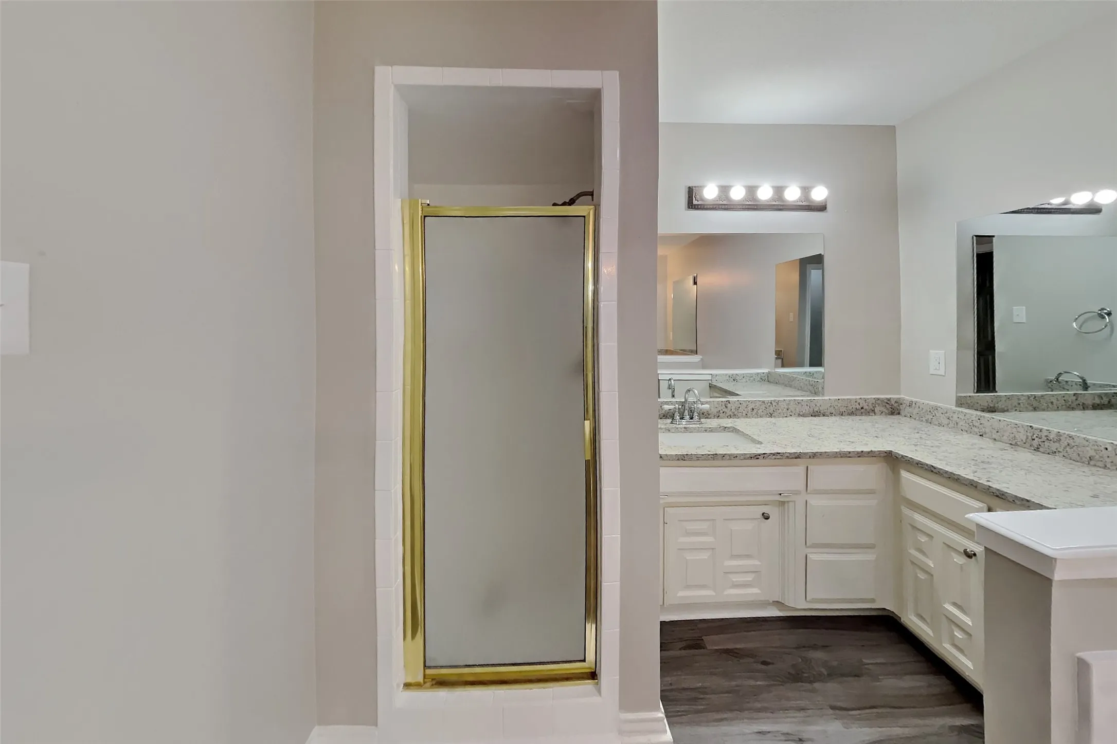 Single Family Residence For Rent in Tarrant County , 1121 Springwood Drive, Saginaw, Texas 76179, 3 Bedroom, 2 Bathroom, 2 Garage spaces, 2,149 Sqft, built in 1996, mls#21391710, Real Estate Agent in Saginaw, Homes For Rent in Tarrant county, Homes For Rent in Saginaw, Realtor in Saginaw Texas, Real Estate Brokerage Independent Realty Texas, Luminita Cordes Realtor
