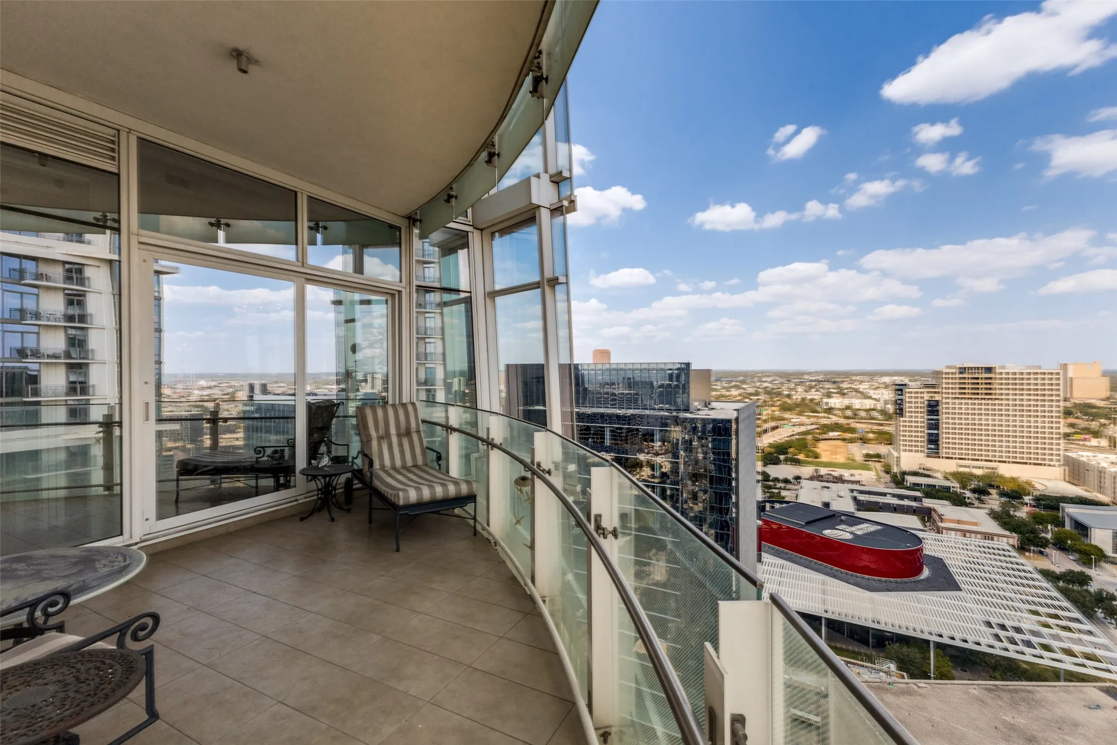 Condominium For Sale in Dallas County , 1918 Olive Street 2802, Dallas, Texas 75201, 3 Bedroom, 3 Bathroom, 2 Garage spaces, 3,013 Sqft, built in 2013, mls#21391714, Real Estate Agent in Dallas, Homes For Sale in Dallas county, Homes For Sale in Dallas, Realtor in Dallas Texas, Real Estate Brokerage Independent Realty Texas, Luminita Cordes Realtor