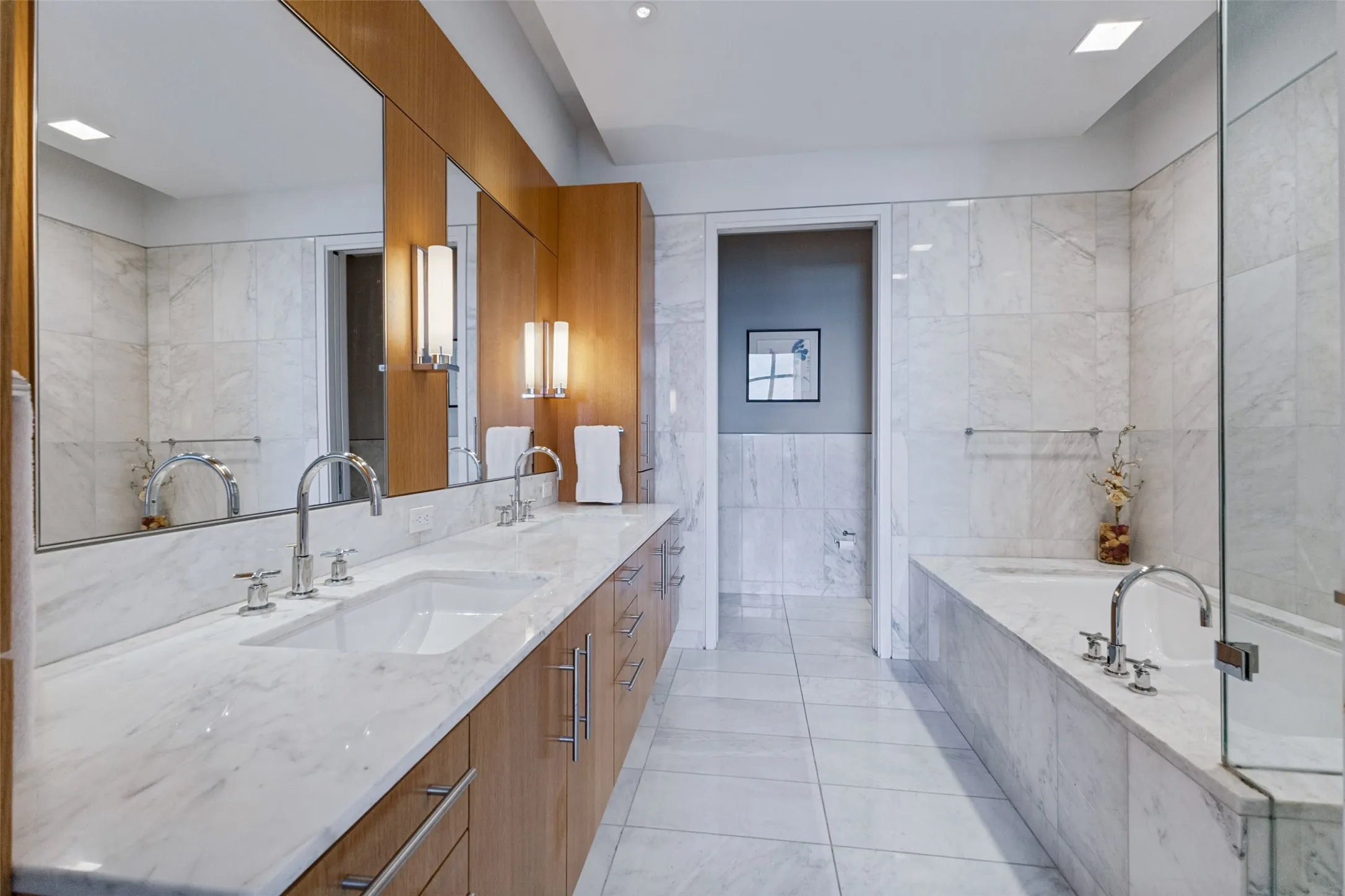 Condominium For Sale in Dallas County , 1918 Olive Street 2802, Dallas, Texas 75201, 3 Bedroom, 3 Bathroom, 2 Garage spaces, 3,013 Sqft, built in 2013, mls#21391714, Real Estate Agent in Dallas, Homes For Sale in Dallas county, Homes For Sale in Dallas, Realtor in Dallas Texas, Real Estate Brokerage Independent Realty Texas, Luminita Cordes Realtor