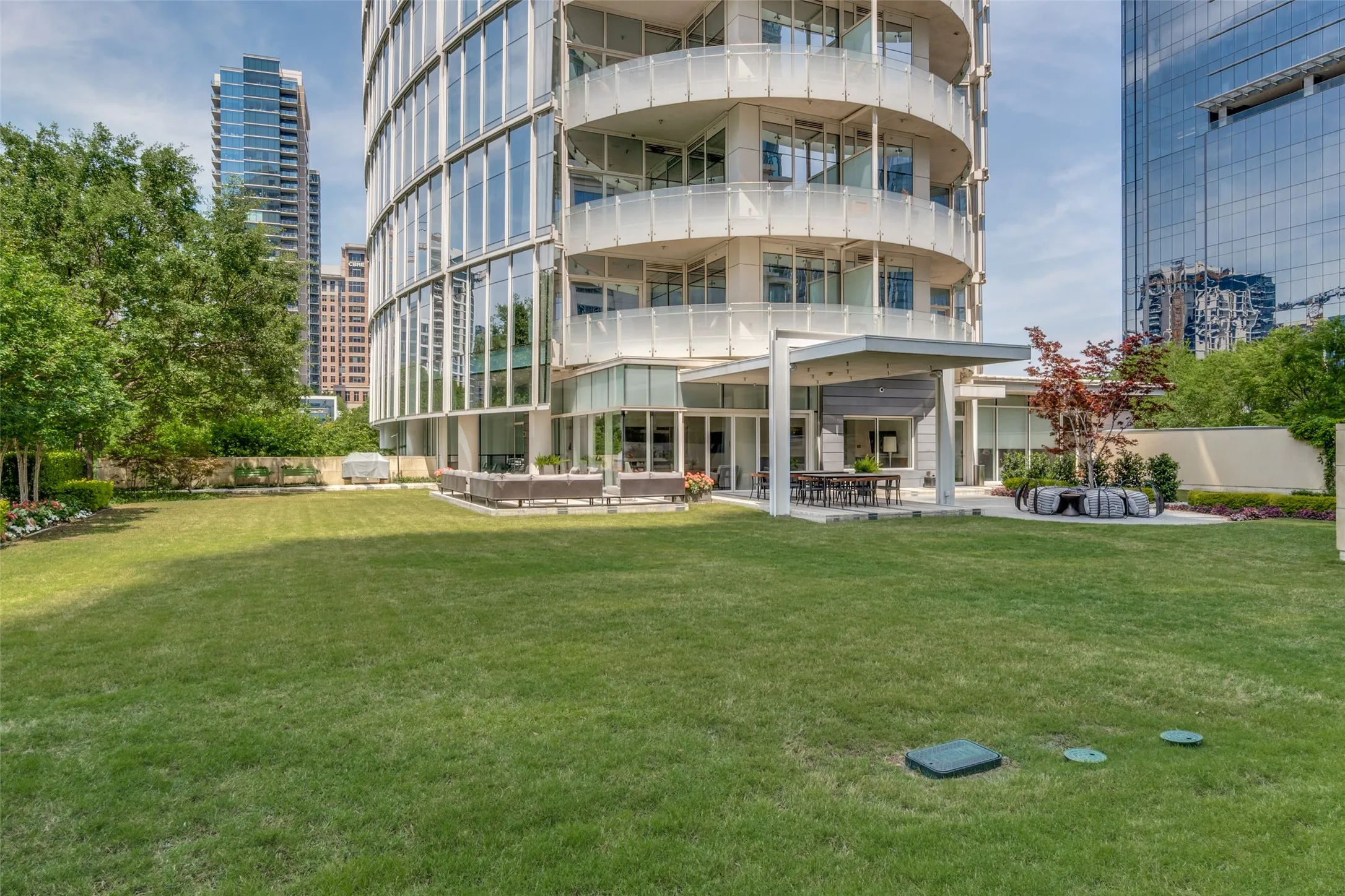 Condominium For Sale in Dallas County , 1918 Olive Street 2802, Dallas, Texas 75201, 3 Bedroom, 3 Bathroom, 2 Garage spaces, 3,013 Sqft, built in 2013, mls#21391714, Real Estate Agent in Dallas, Homes For Sale in Dallas county, Homes For Sale in Dallas, Realtor in Dallas Texas, Real Estate Brokerage Independent Realty Texas, Luminita Cordes Realtor