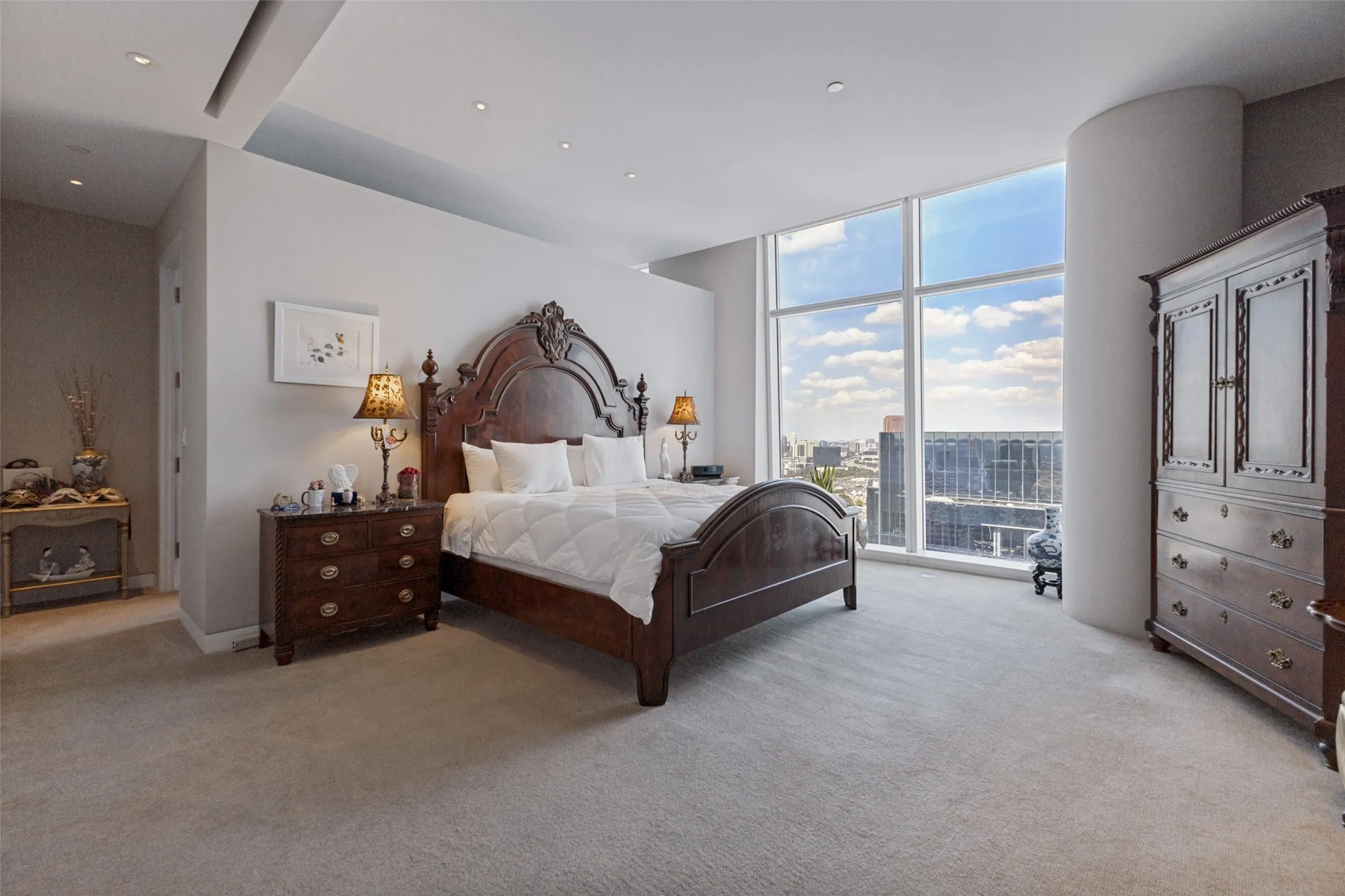 Condominium For Sale in Dallas County , 1918 Olive Street 2802, Dallas, Texas 75201, 3 Bedroom, 3 Bathroom, 2 Garage spaces, 3,013 Sqft, built in 2013, mls#21391714, Real Estate Agent in Dallas, Homes For Sale in Dallas county, Homes For Sale in Dallas, Realtor in Dallas Texas, Real Estate Brokerage Independent Realty Texas, Luminita Cordes Realtor