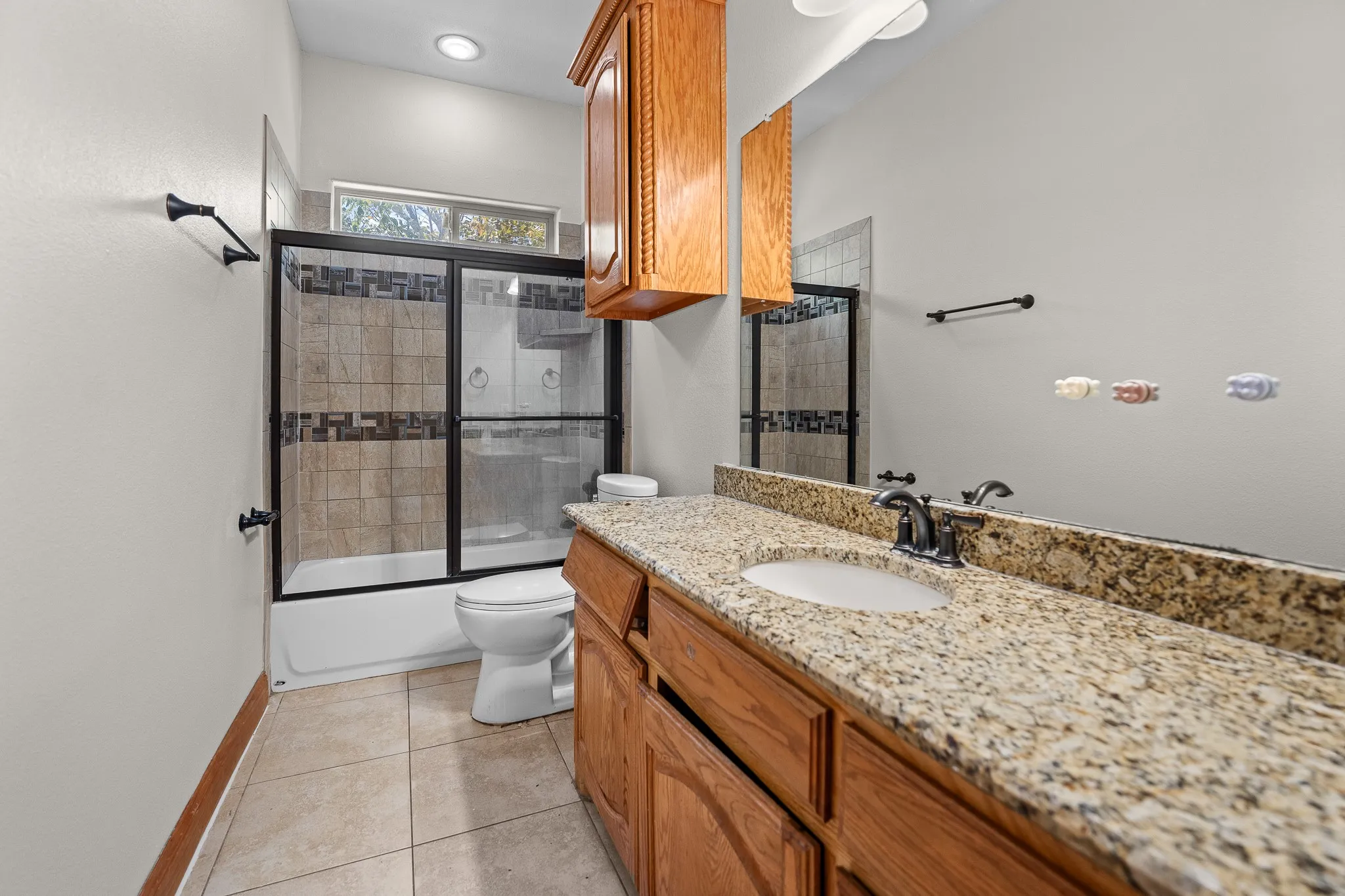 Single Family Residence For Sale in Tarrant County , 1201 S Sargent Street, Fort Worth, Texas 76105, 3 Bedroom, 2 Bathroom, Garage spaces, 1,554 Sqft, built in 2015, mls#21386590, Real Estate Agent in Fort Worth, Homes For Sale in Tarrant county, Homes For Sale in Fort Worth, Realtor in Fort Worth Texas, Real Estate Brokerage Independent Realty Texas, Luminita Cordes Realtor