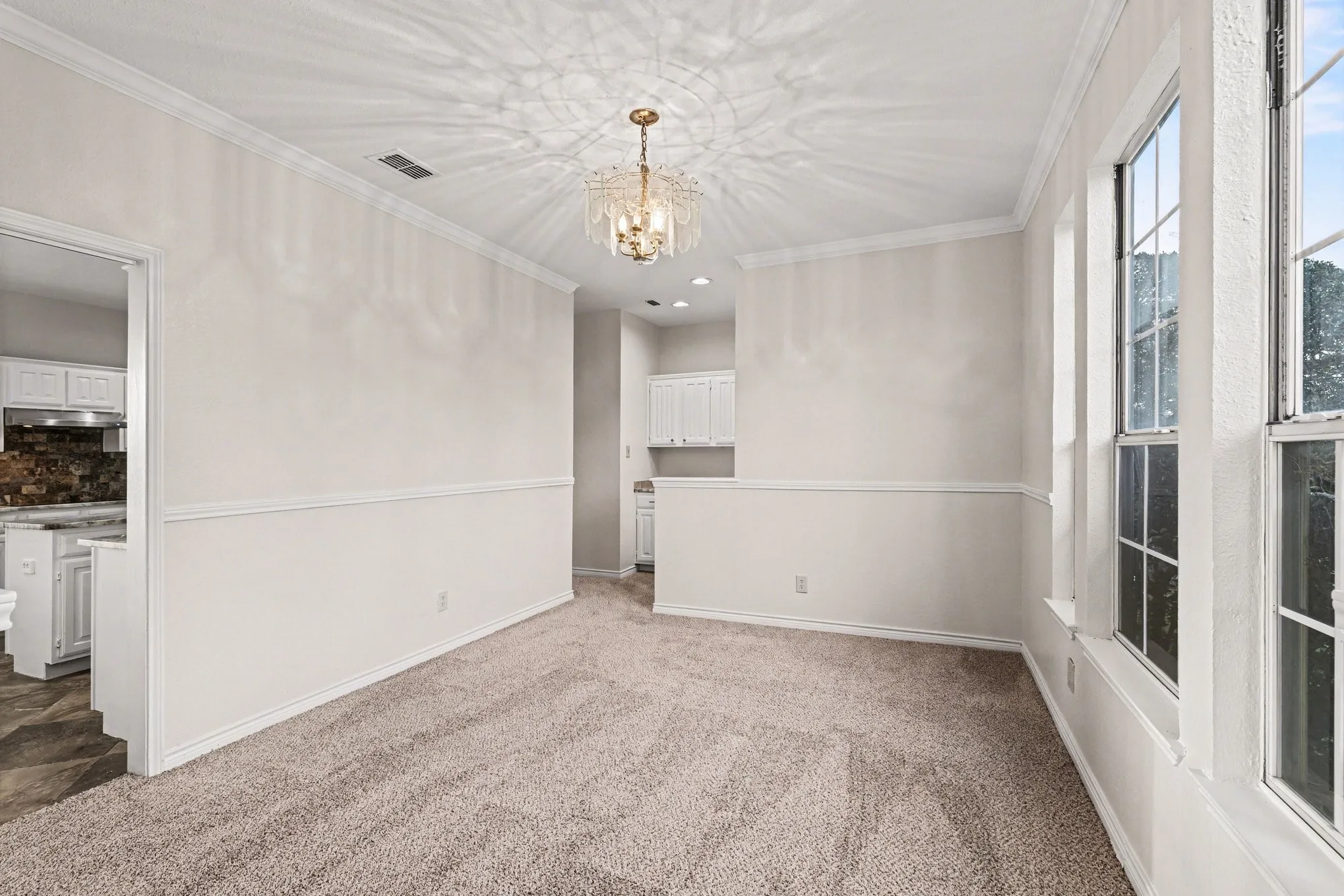 Single Family Residence For Sale in Denton County , 2829 Panorama Drive, Carrollton, Texas 75007, 3 Bedroom, 3 Bathroom, 2 Garage spaces, 2,719 Sqft, built in 1989, mls#21391696, Real Estate Agent in Carrollton, Homes For Sale in Denton county, Homes For Sale in Carrollton, Realtor in Carrollton Texas, Real Estate Brokerage Independent Realty Texas, Luminita Cordes Realtor