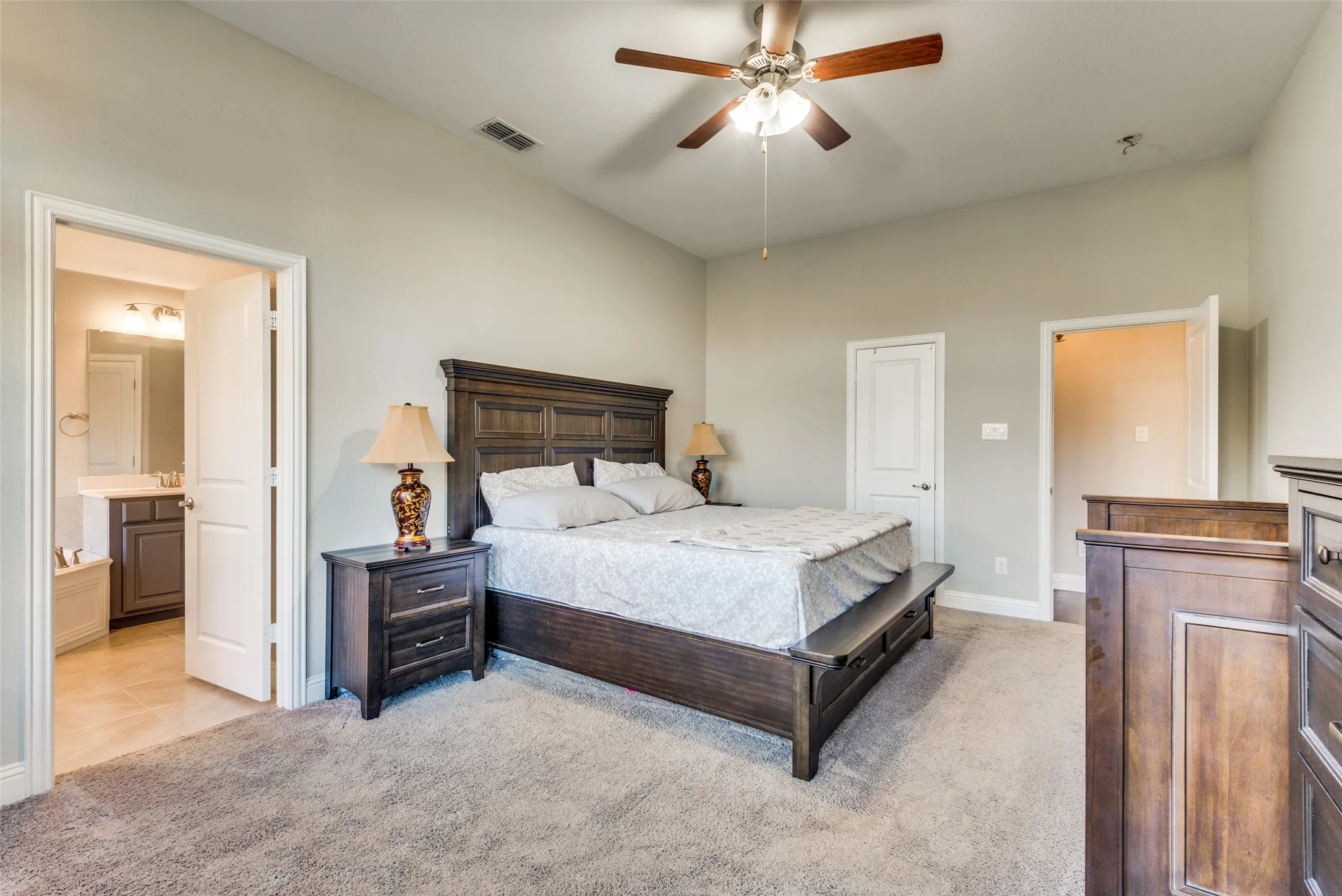 Single Family Residence For Rent in Denton County , 2913 Dockside, Little Elm, Texas 75068, 4 Bedroom, 3 Bathroom, 2 Garage spaces, 2,912 Sqft, built in 2018, mls#21391729, Real Estate Agent in Little Elm, Homes For Rent in Denton county, Homes For Rent in Little Elm, Realtor in Little Elm Texas, Real Estate Brokerage Independent Realty Texas, Luminita Cordes Realtor