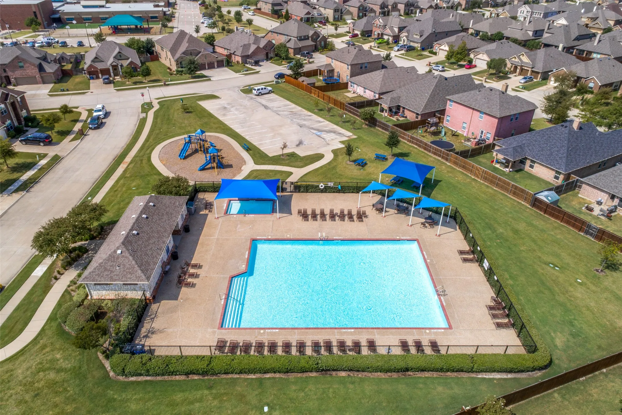 Single Family Residence For Rent in Denton County , 2913 Dockside, Little Elm, Texas 75068, 4 Bedroom, 3 Bathroom, 2 Garage spaces, 2,912 Sqft, built in 2018, mls#21391729, Real Estate Agent in Little Elm, Homes For Rent in Denton county, Homes For Rent in Little Elm, Realtor in Little Elm Texas, Real Estate Brokerage Independent Realty Texas, Luminita Cordes Realtor