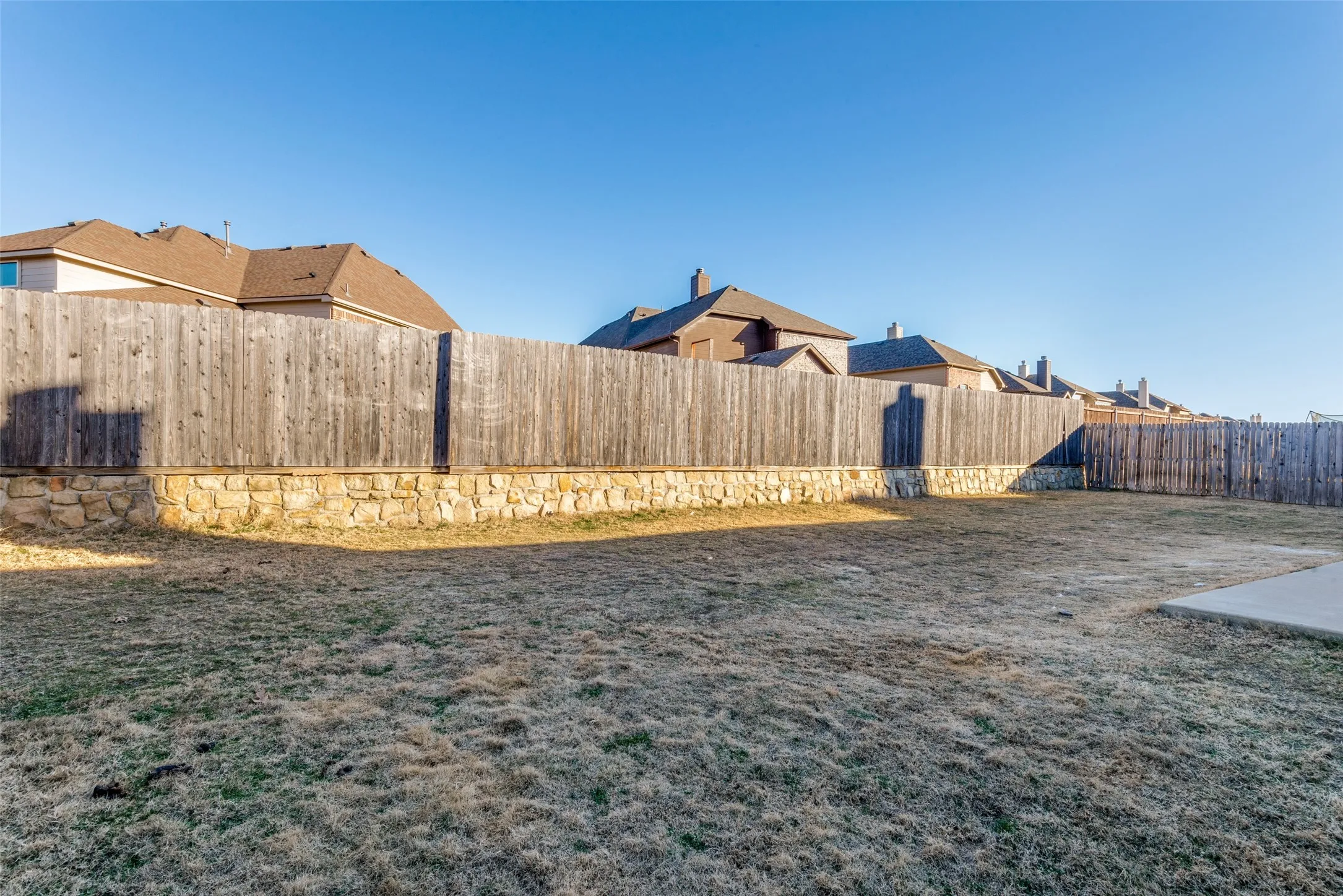 Single Family Residence For Rent in Denton County , 2913 Dockside, Little Elm, Texas 75068, 4 Bedroom, 3 Bathroom, 2 Garage spaces, 2,912 Sqft, built in 2018, mls#21391729, Real Estate Agent in Little Elm, Homes For Rent in Denton county, Homes For Rent in Little Elm, Realtor in Little Elm Texas, Real Estate Brokerage Independent Realty Texas, Luminita Cordes Realtor