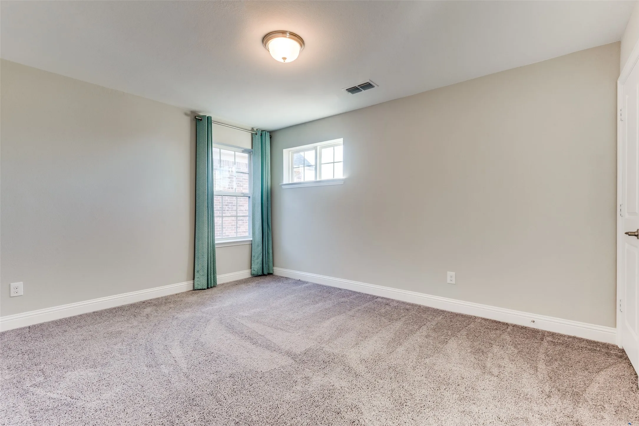 Single Family Residence For Rent in Denton County , 2913 Dockside, Little Elm, Texas 75068, 4 Bedroom, 3 Bathroom, 2 Garage spaces, 2,912 Sqft, built in 2018, mls#21391729, Real Estate Agent in Little Elm, Homes For Rent in Denton county, Homes For Rent in Little Elm, Realtor in Little Elm Texas, Real Estate Brokerage Independent Realty Texas, Luminita Cordes Realtor