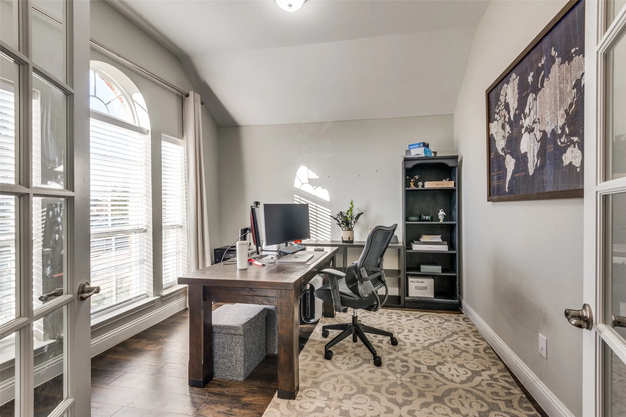 Single Family Residence For Rent in Denton County , 2913 Dockside, Little Elm, Texas 75068, 4 Bedroom, 3 Bathroom, 2 Garage spaces, 2,912 Sqft, built in 2018, mls#21391729, Real Estate Agent in Little Elm, Homes For Rent in Denton county, Homes For Rent in Little Elm, Realtor in Little Elm Texas, Real Estate Brokerage Independent Realty Texas, Luminita Cordes Realtor