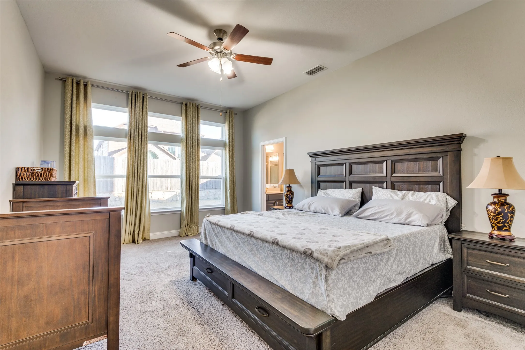 Single Family Residence For Rent in Denton County , 2913 Dockside, Little Elm, Texas 75068, 4 Bedroom, 3 Bathroom, 2 Garage spaces, 2,912 Sqft, built in 2018, mls#21391729, Real Estate Agent in Little Elm, Homes For Rent in Denton county, Homes For Rent in Little Elm, Realtor in Little Elm Texas, Real Estate Brokerage Independent Realty Texas, Luminita Cordes Realtor