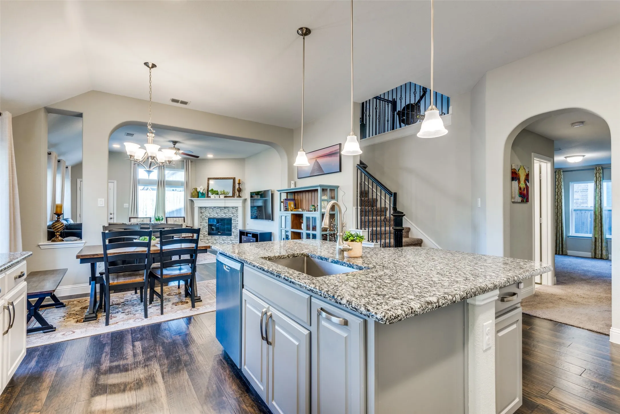 Single Family Residence For Rent in Denton County , 2913 Dockside, Little Elm, Texas 75068, 4 Bedroom, 3 Bathroom, 2 Garage spaces, 2,912 Sqft, built in 2018, mls#21391729, Real Estate Agent in Little Elm, Homes For Rent in Denton county, Homes For Rent in Little Elm, Realtor in Little Elm Texas, Real Estate Brokerage Independent Realty Texas, Luminita Cordes Realtor