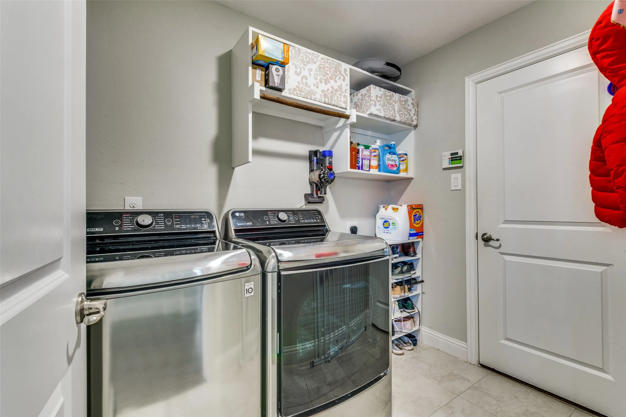 Single Family Residence For Rent in Denton County , 2913 Dockside, Little Elm, Texas 75068, 4 Bedroom, 3 Bathroom, 2 Garage spaces, 2,912 Sqft, built in 2018, mls#21391729, Real Estate Agent in Little Elm, Homes For Rent in Denton county, Homes For Rent in Little Elm, Realtor in Little Elm Texas, Real Estate Brokerage Independent Realty Texas, Luminita Cordes Realtor