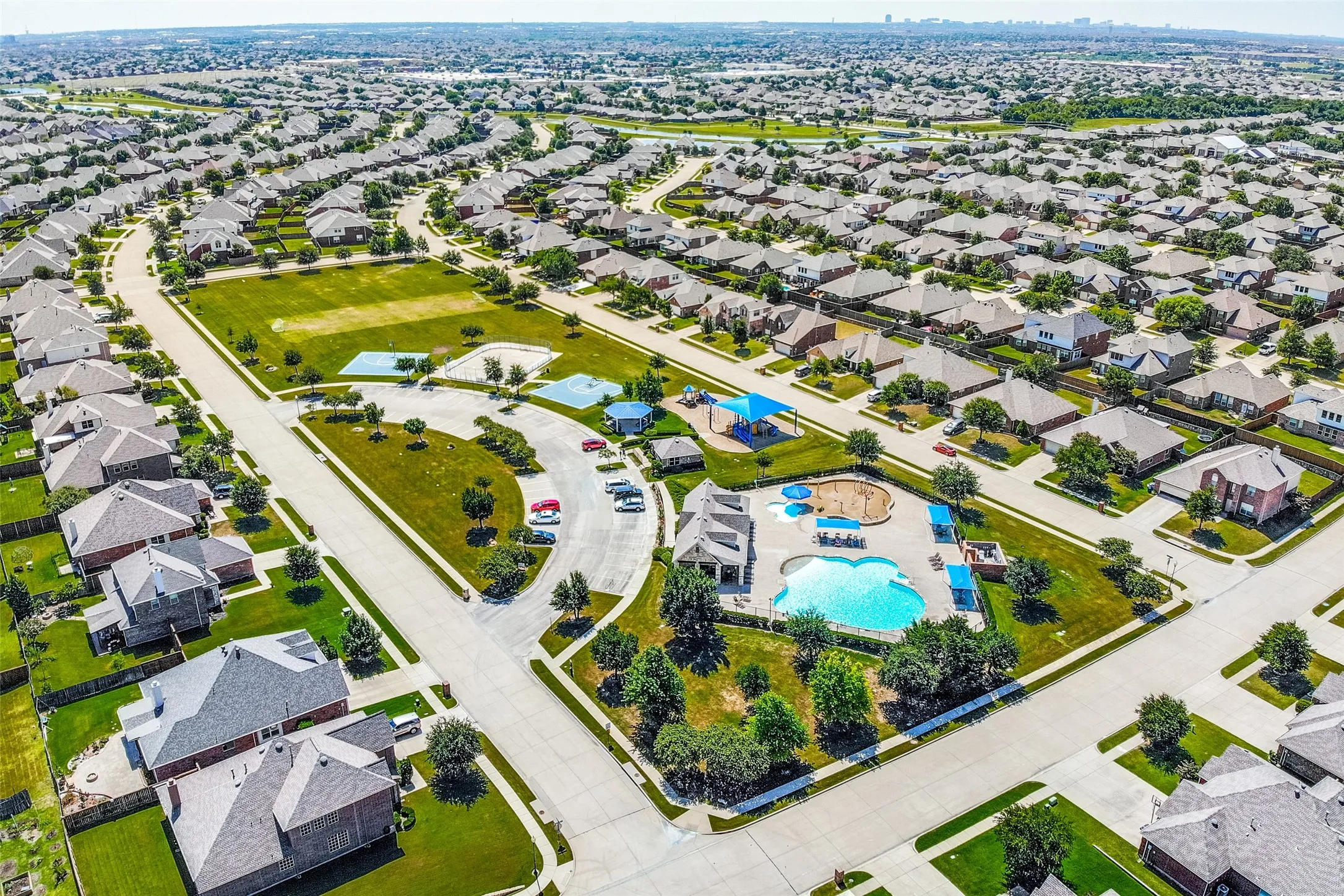 Single Family Residence For Rent in Denton County , 2913 Dockside, Little Elm, Texas 75068, 4 Bedroom, 3 Bathroom, 2 Garage spaces, 2,912 Sqft, built in 2018, mls#21391729, Real Estate Agent in Little Elm, Homes For Rent in Denton county, Homes For Rent in Little Elm, Realtor in Little Elm Texas, Real Estate Brokerage Independent Realty Texas, Luminita Cordes Realtor