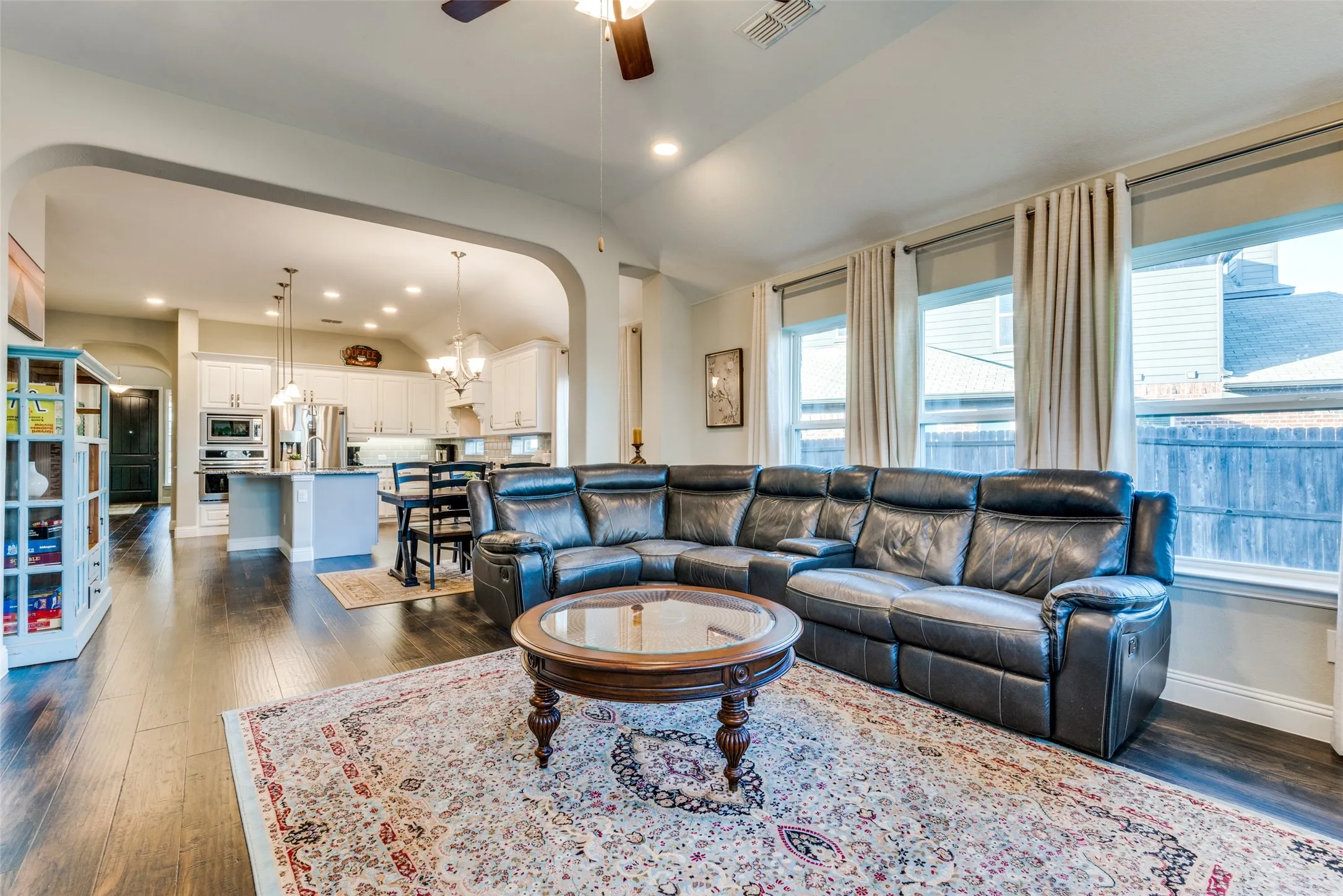 Single Family Residence For Rent in Denton County , 2913 Dockside, Little Elm, Texas 75068, 4 Bedroom, 3 Bathroom, 2 Garage spaces, 2,912 Sqft, built in 2018, mls#21391729, Real Estate Agent in Little Elm, Homes For Rent in Denton county, Homes For Rent in Little Elm, Realtor in Little Elm Texas, Real Estate Brokerage Independent Realty Texas, Luminita Cordes Realtor