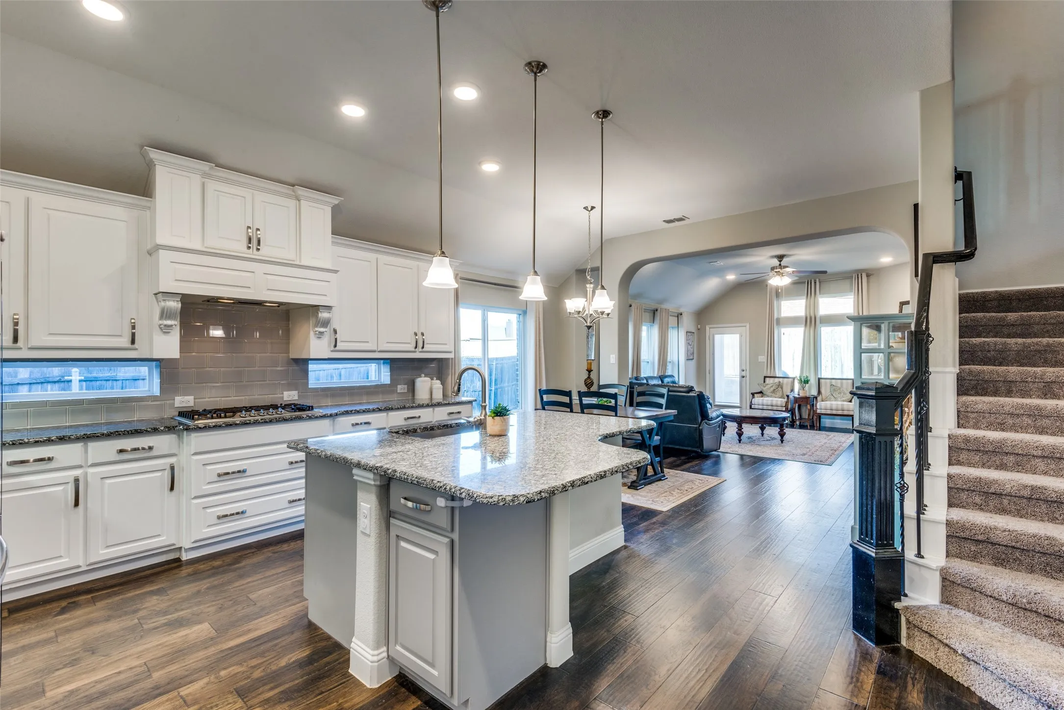 Single Family Residence For Rent in Denton County , 2913 Dockside, Little Elm, Texas 75068, 4 Bedroom, 3 Bathroom, 2 Garage spaces, 2,912 Sqft, built in 2018, mls#21391729, Real Estate Agent in Little Elm, Homes For Rent in Denton county, Homes For Rent in Little Elm, Realtor in Little Elm Texas, Real Estate Brokerage Independent Realty Texas, Luminita Cordes Realtor